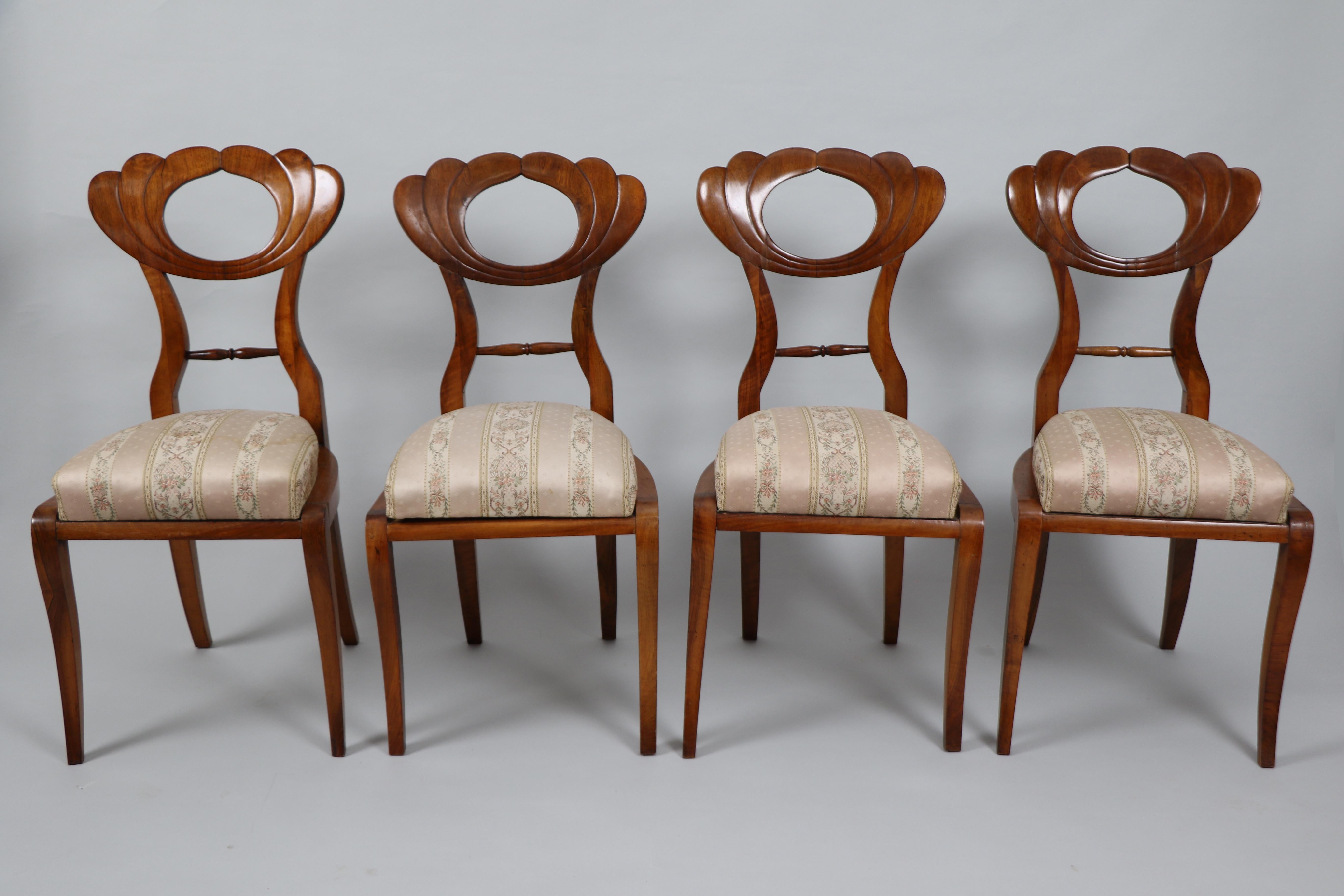 Poli Ensemble de quatre chaises Biedermeier du 19ème siècle Vienne, vers 1825. en vente