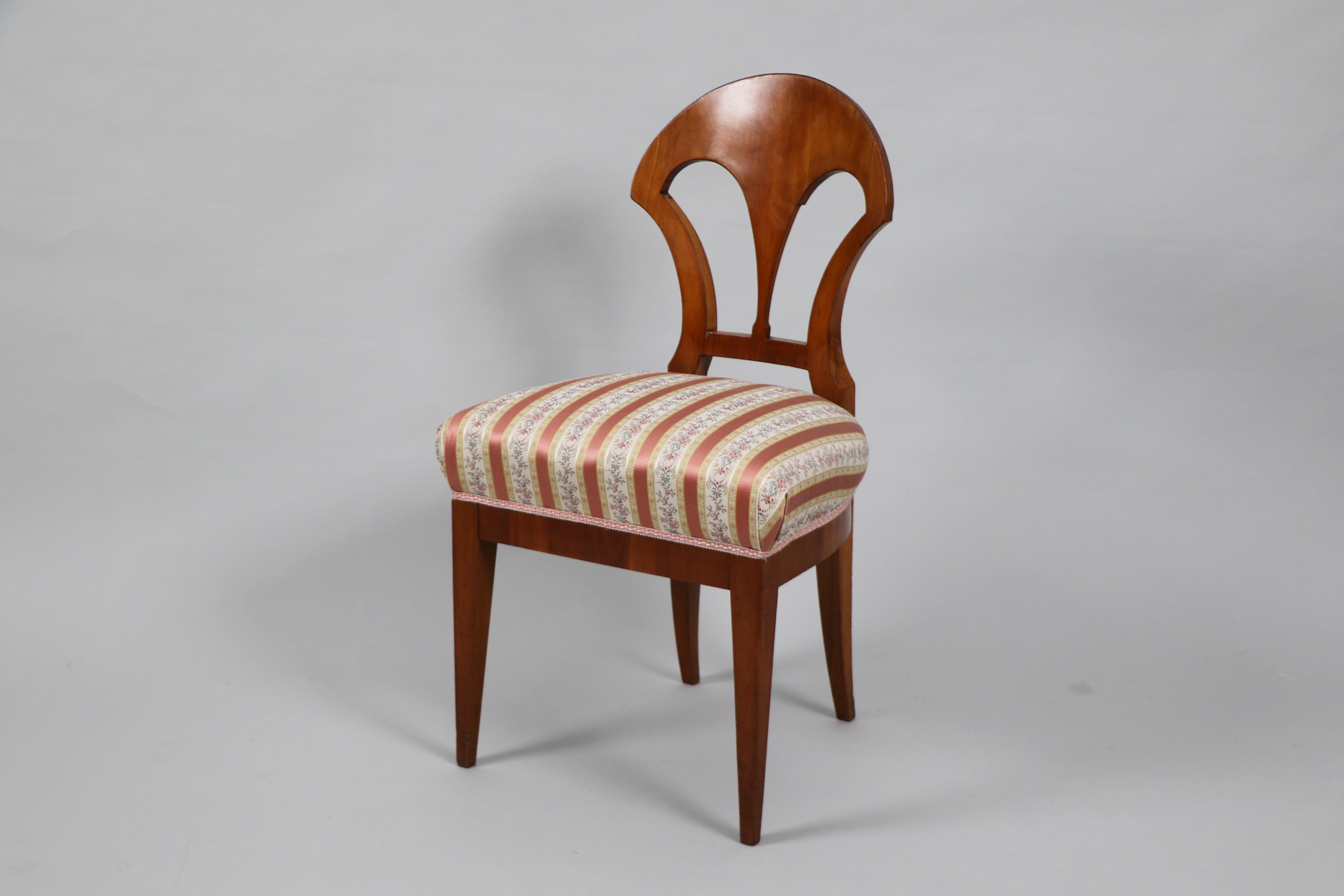 Ensemble de quatre chaises Biedermeier du 19ème siècle Vienne, vers 1825. Bon état - En vente à Vienna, AT