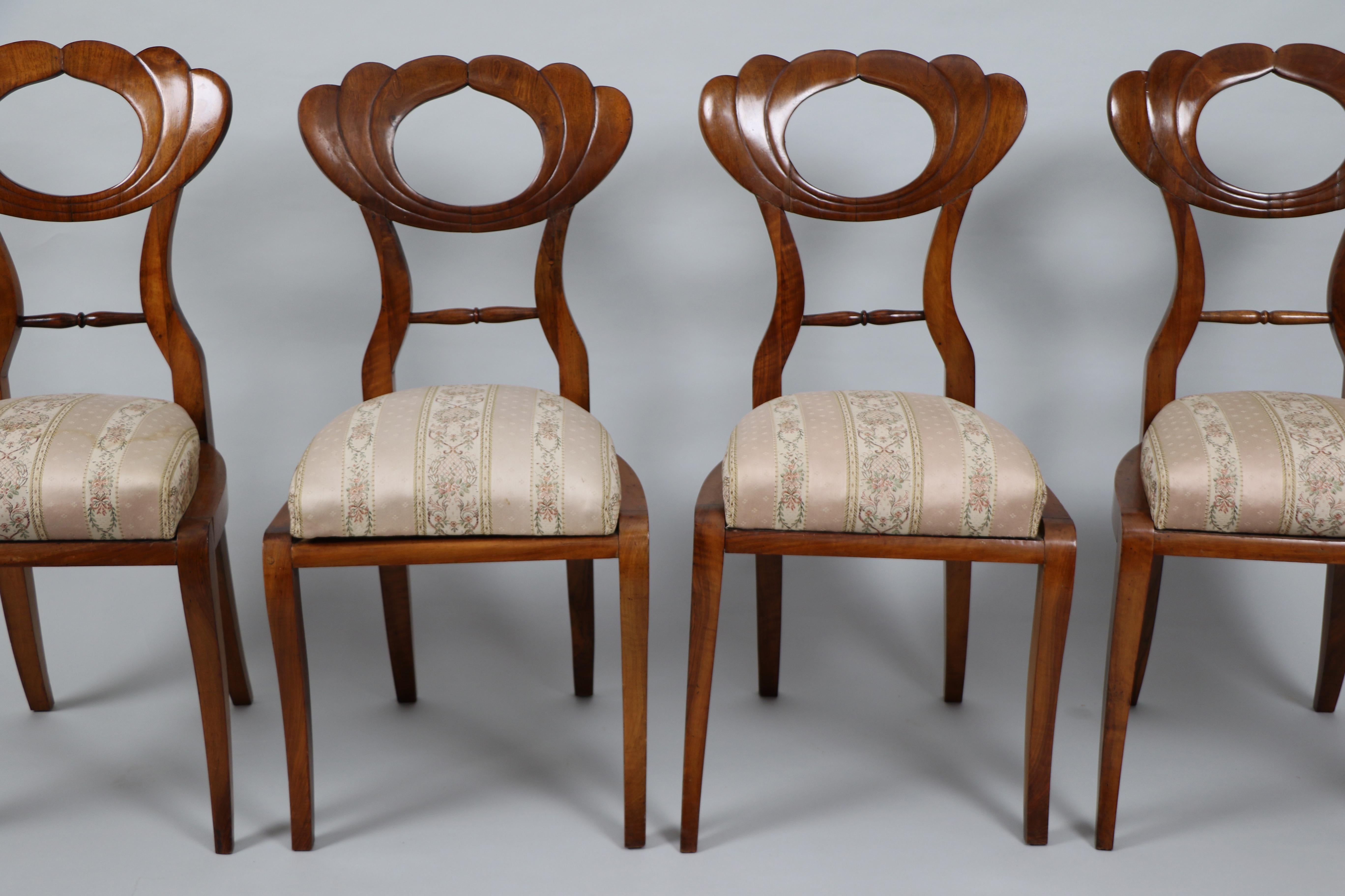 Ensemble de quatre chaises Biedermeier du 19ème siècle Vienne, vers 1825. en vente 3