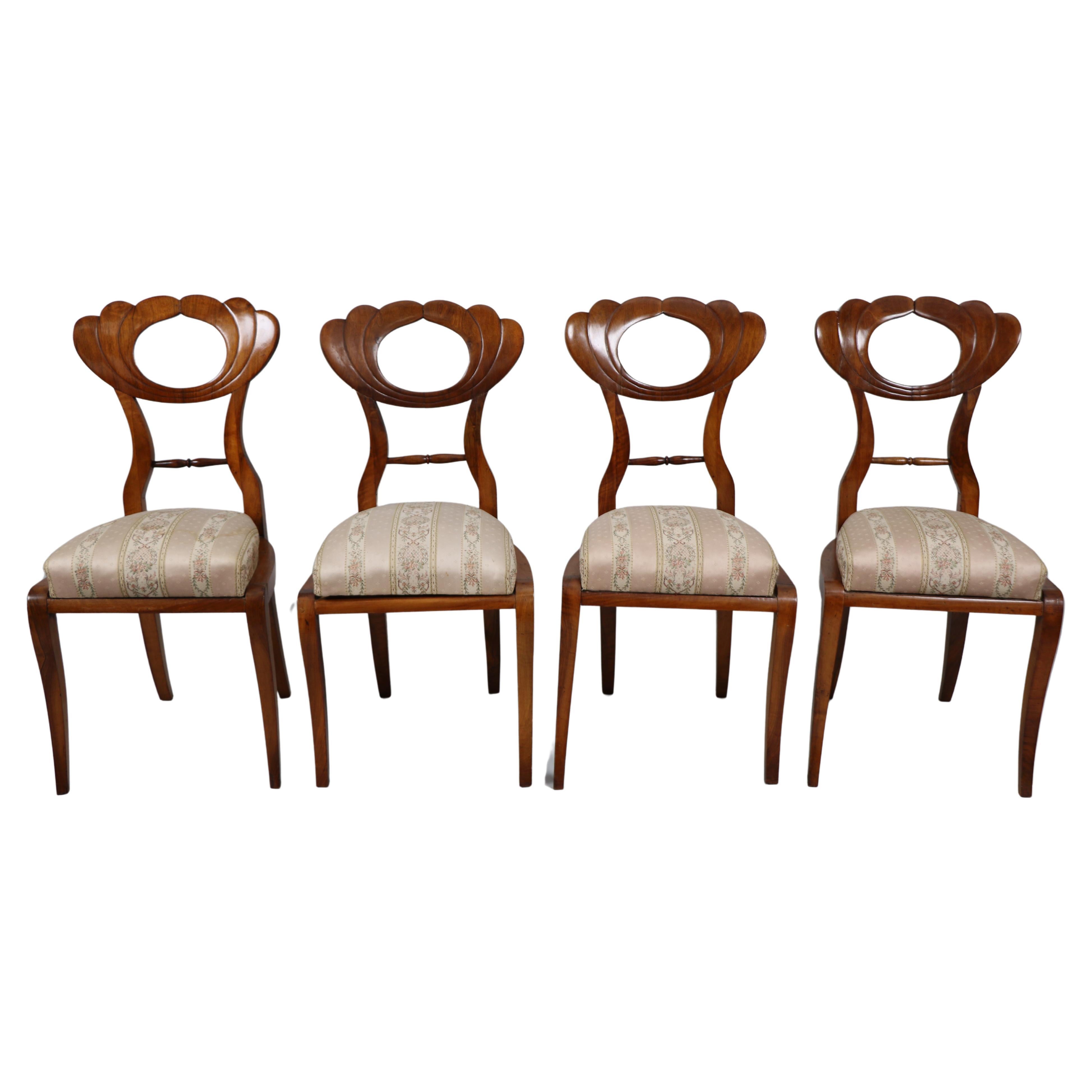 Autrichien Ensemble de quatre chaises Biedermeier du 19ème siècle Vienne, vers 1825. en vente