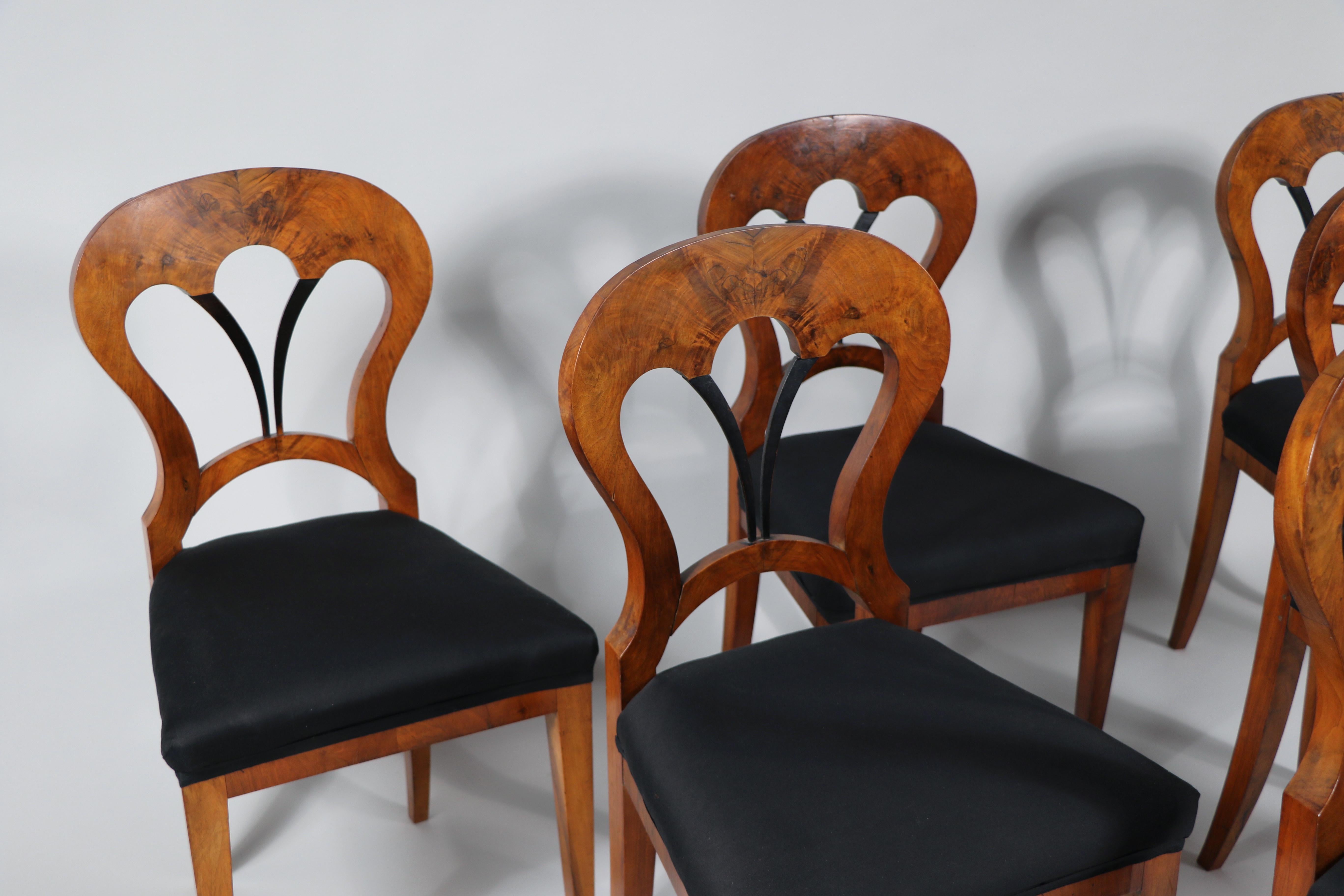 XIXe siècle Ensemble de six chaises Biedermeier en noyer du 19e siècle. Vienne, vers 1825. en vente