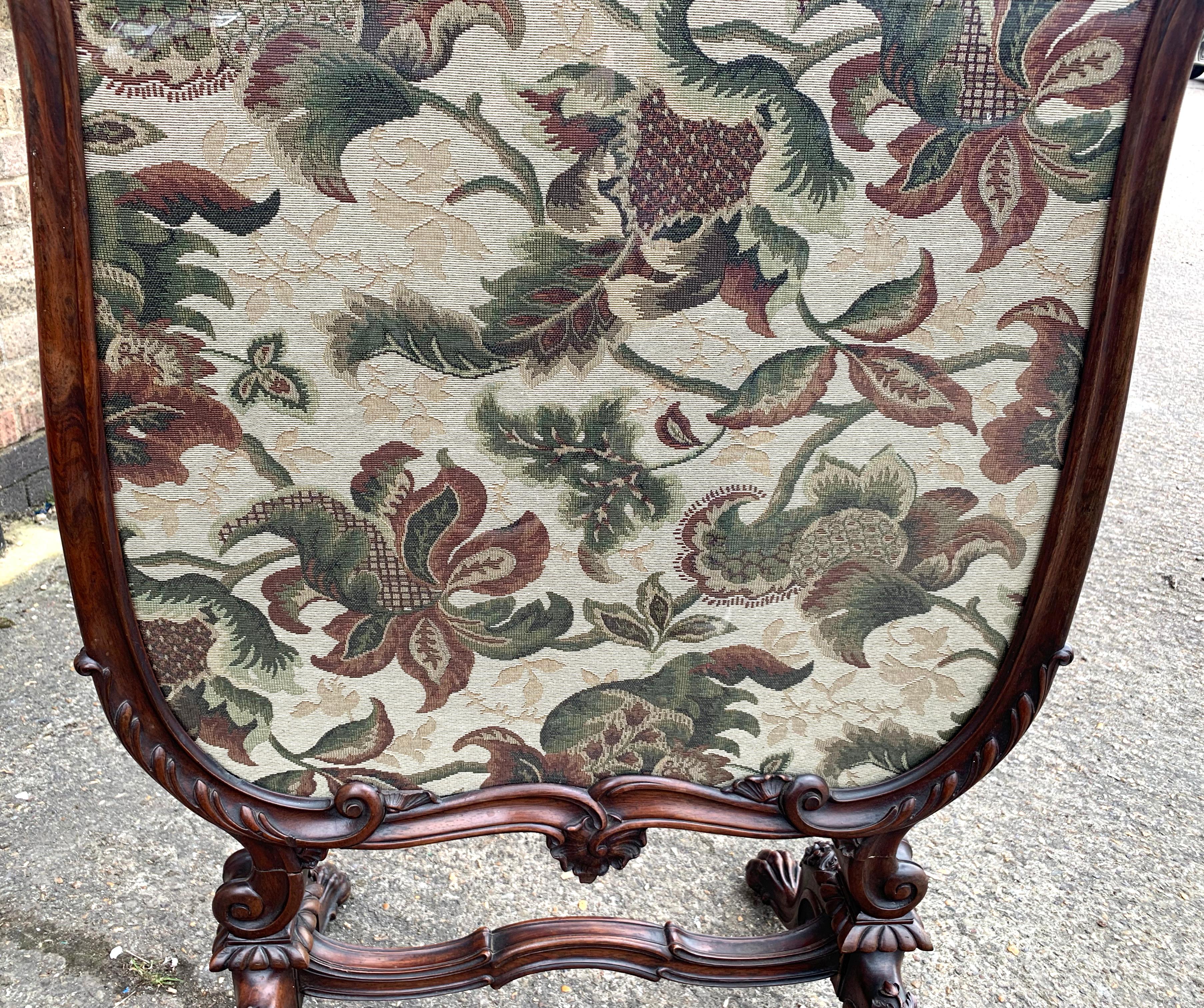 19th Century Fine Tapestry Firescreen in a Carved Walnut Fram For Sale 2