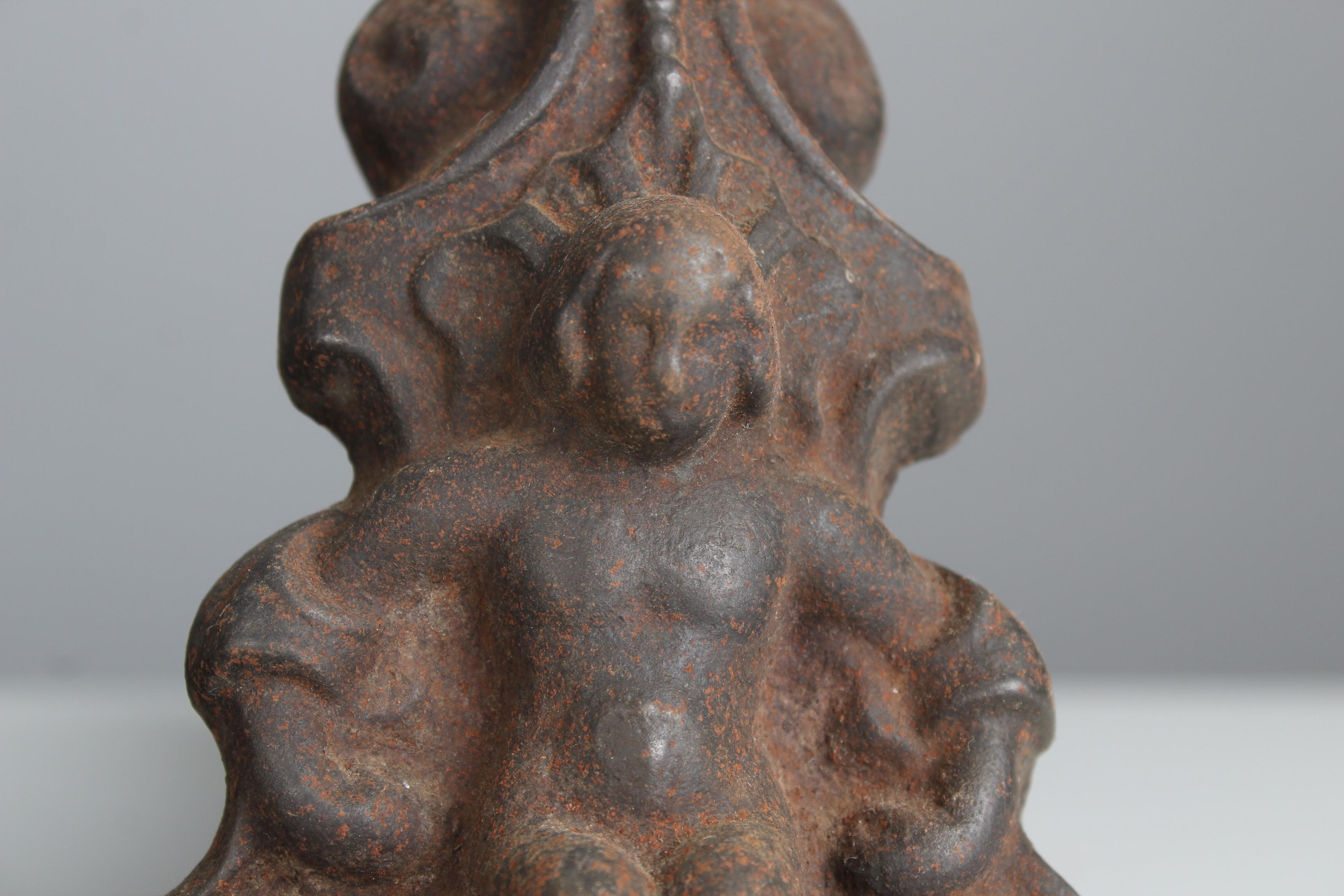 Feuerböcke, Feuerböcke des 19. Jahrhunderts, Feuerböcke, gekrönte Figur, Gusseisen, 35 cm (Viktorianisch) im Angebot