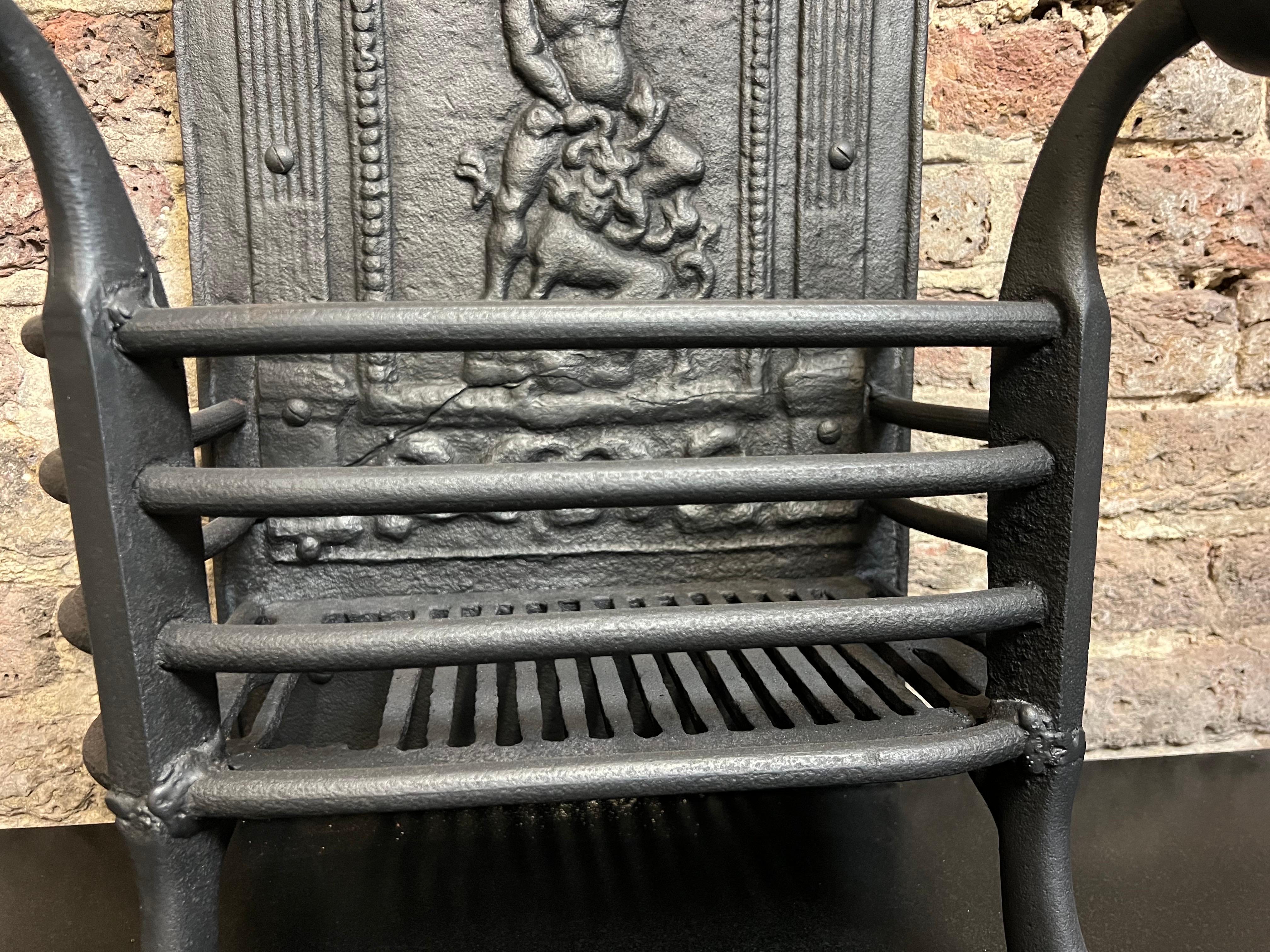 19th Century Fireplace Basket High Back Grate In Good Condition For Sale In London, GB