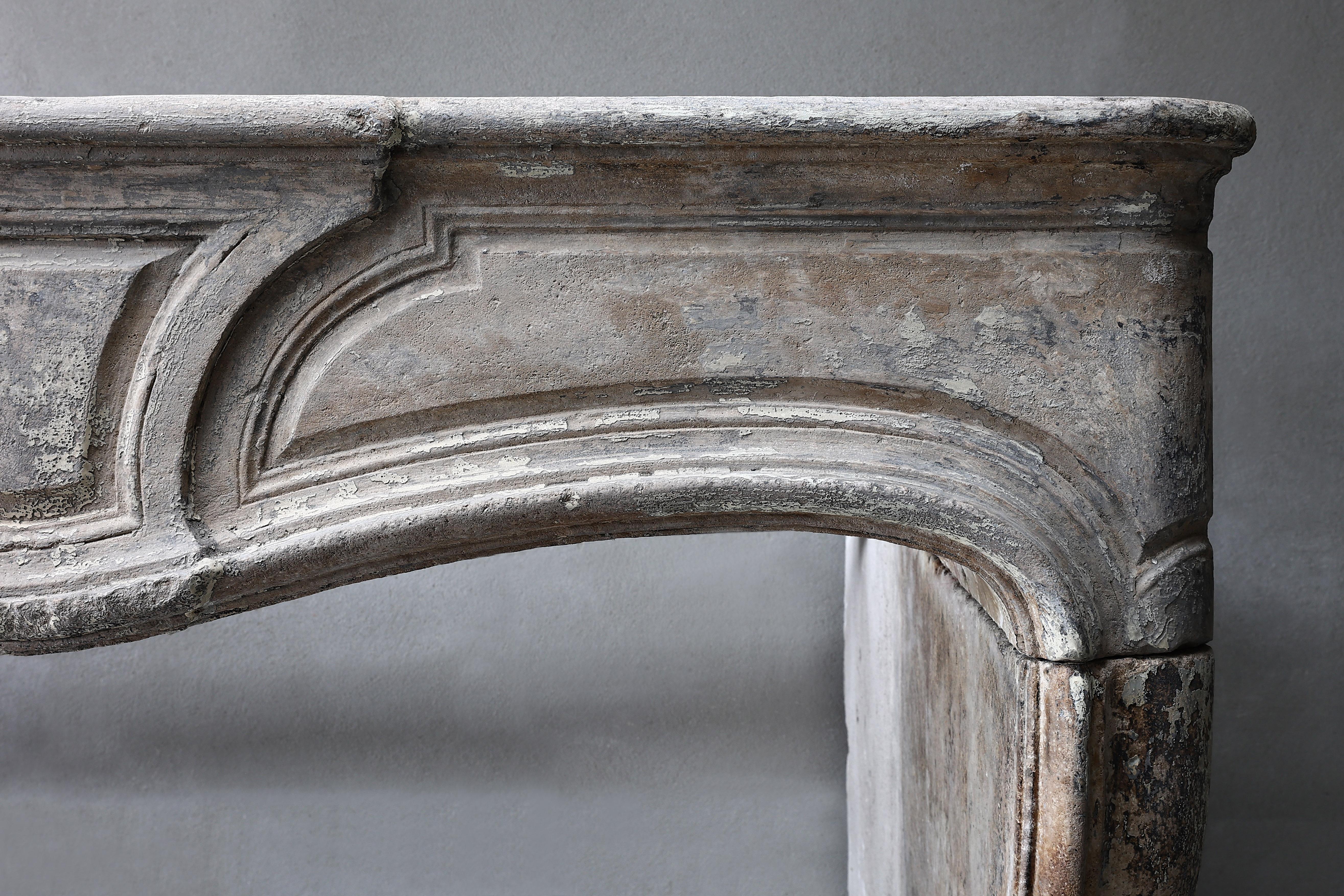 Francese Camino del XIX secolo in stile Luigi XV in vendita