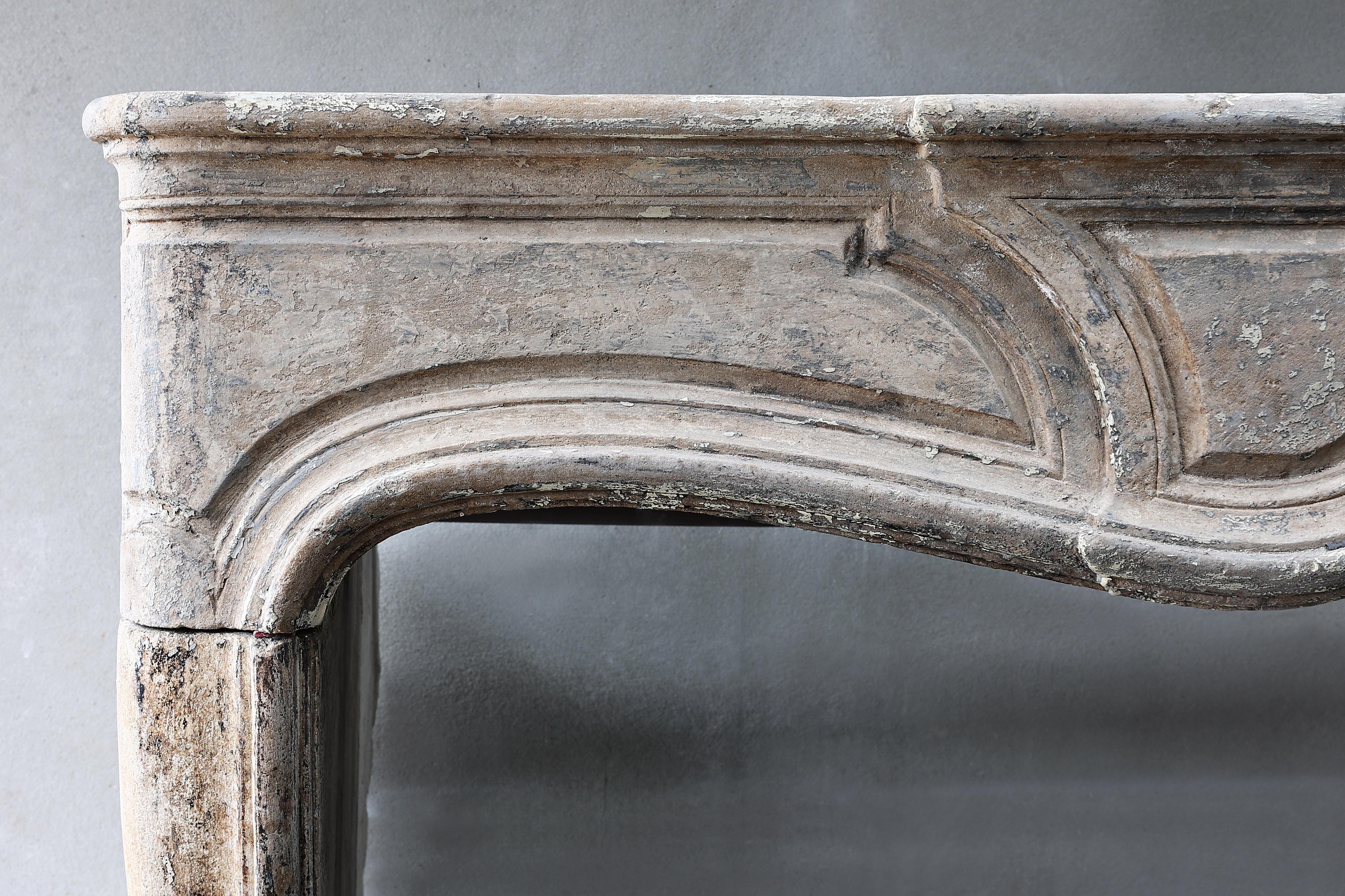 Calcare Camino del XIX secolo in stile Luigi XV in vendita