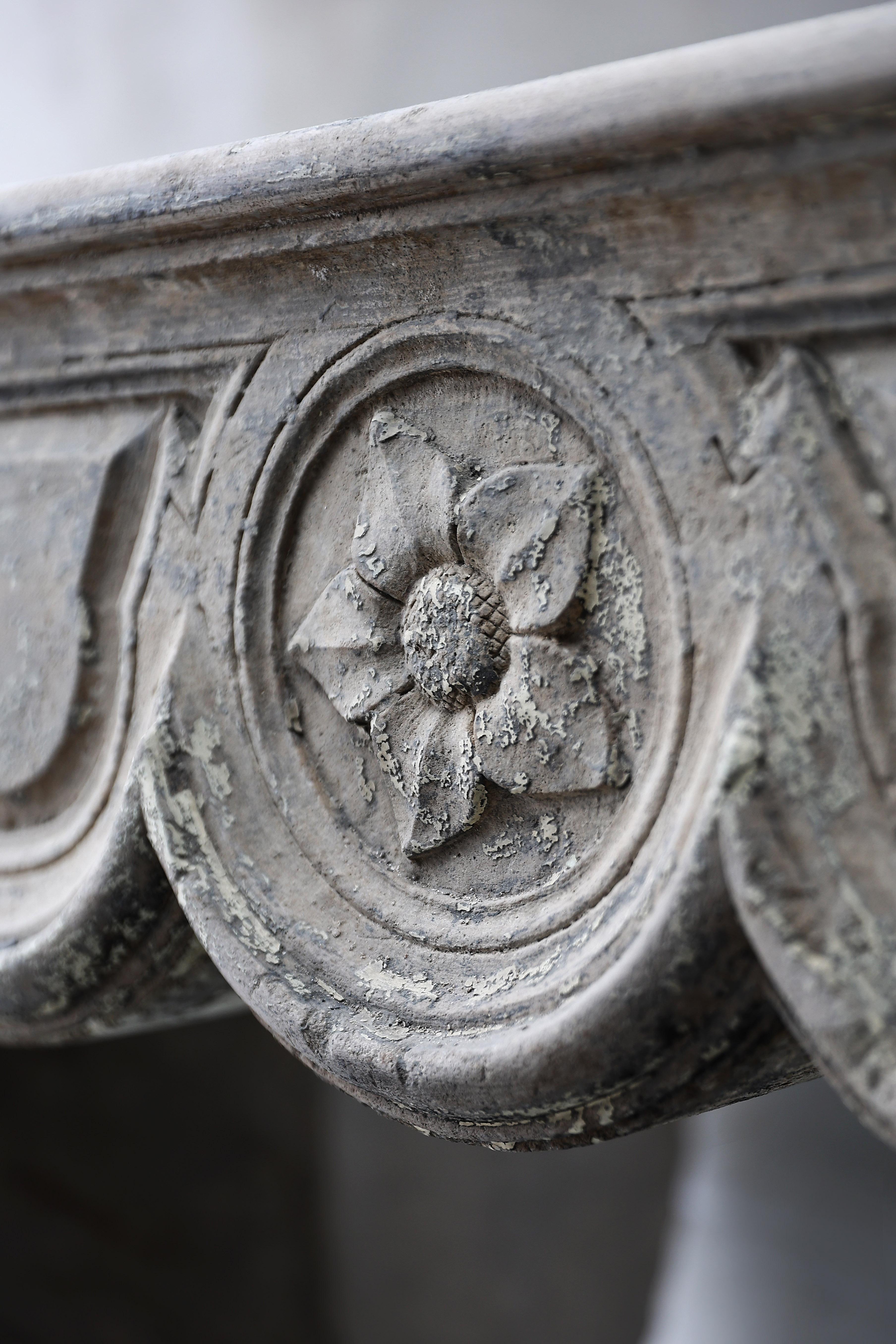 Camino del XIX secolo in stile Luigi XV in vendita 2