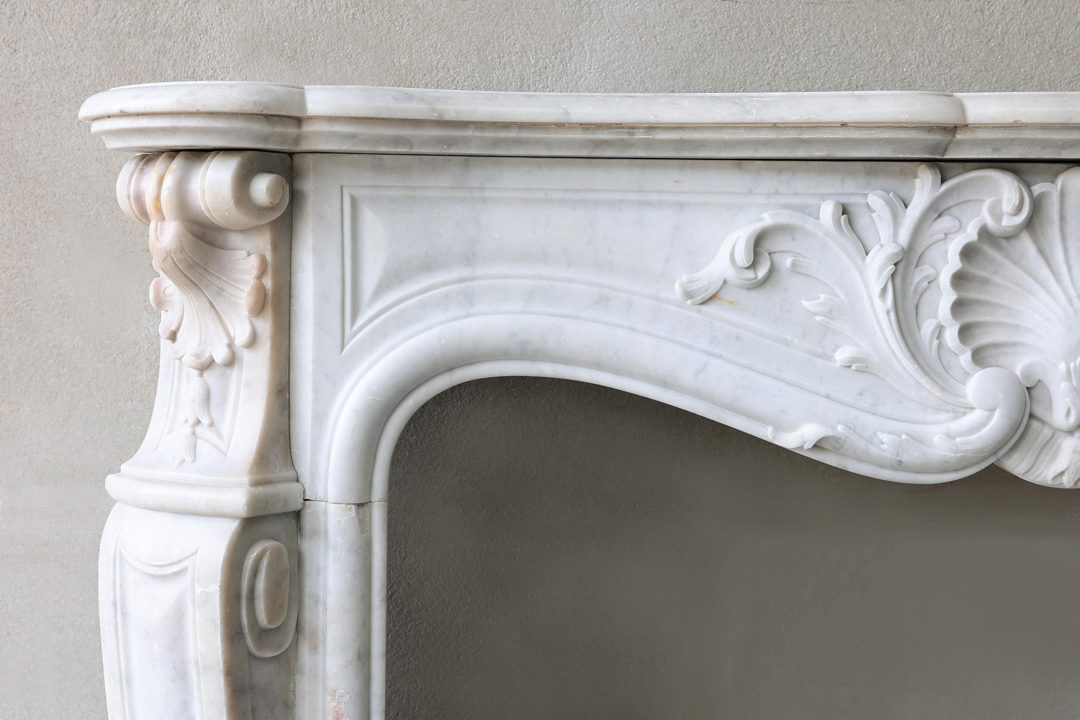 Antique Marble Fireplace  Carrara Marble  19th Century In Good Condition For Sale In Made, NL