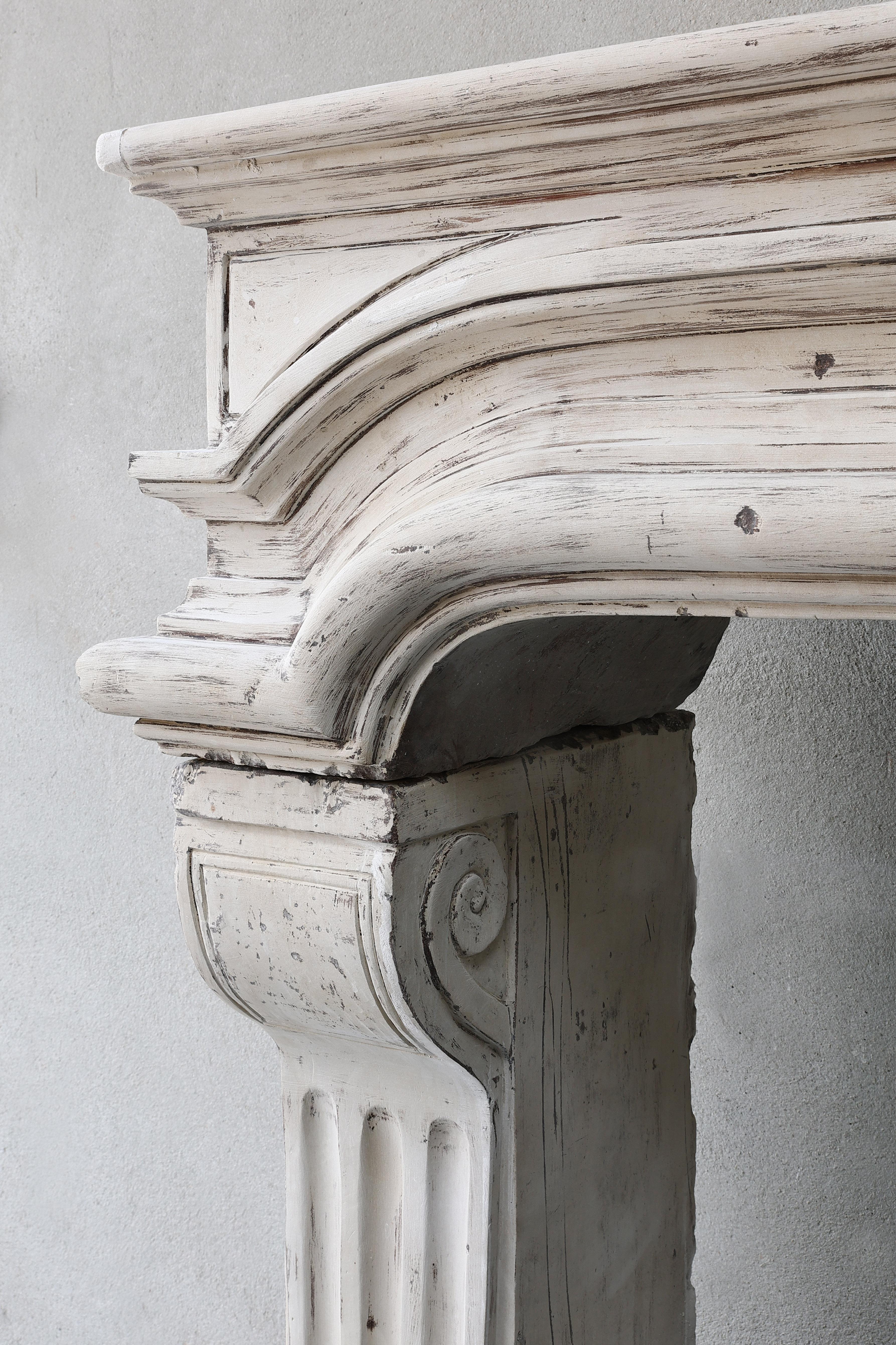 Beautifful 19th Century Fireplace of French Limestone in Style of Louis XIV For Sale 8