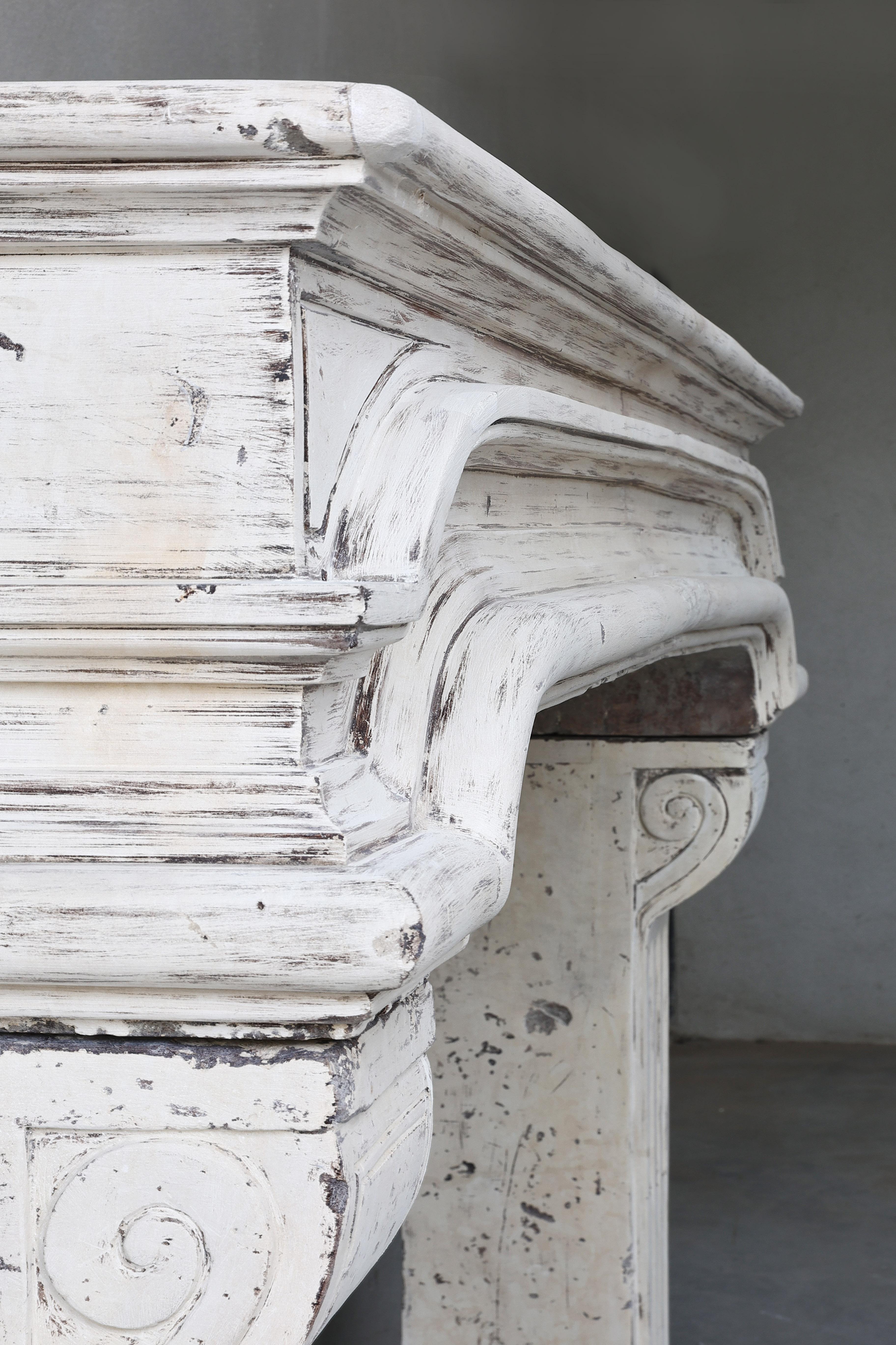Beautifful 19th Century Fireplace of French Limestone in Style of Louis XIV For Sale 9