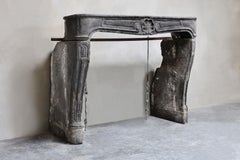 Kamin-Umrandung Lava-Stein 19. Jahrhundert Stil von Louis XV.-Stil