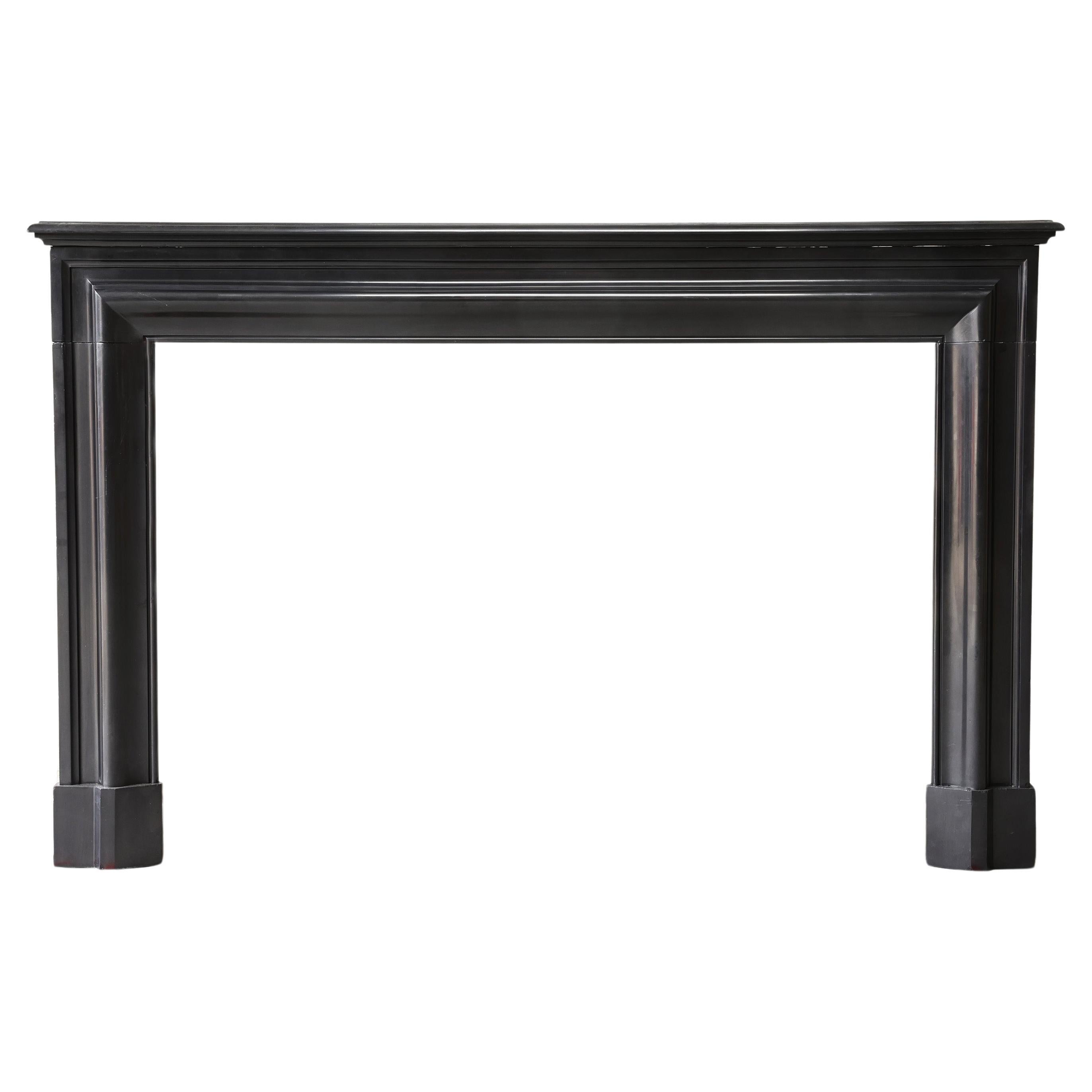 Cheminée en marbre antique en vente