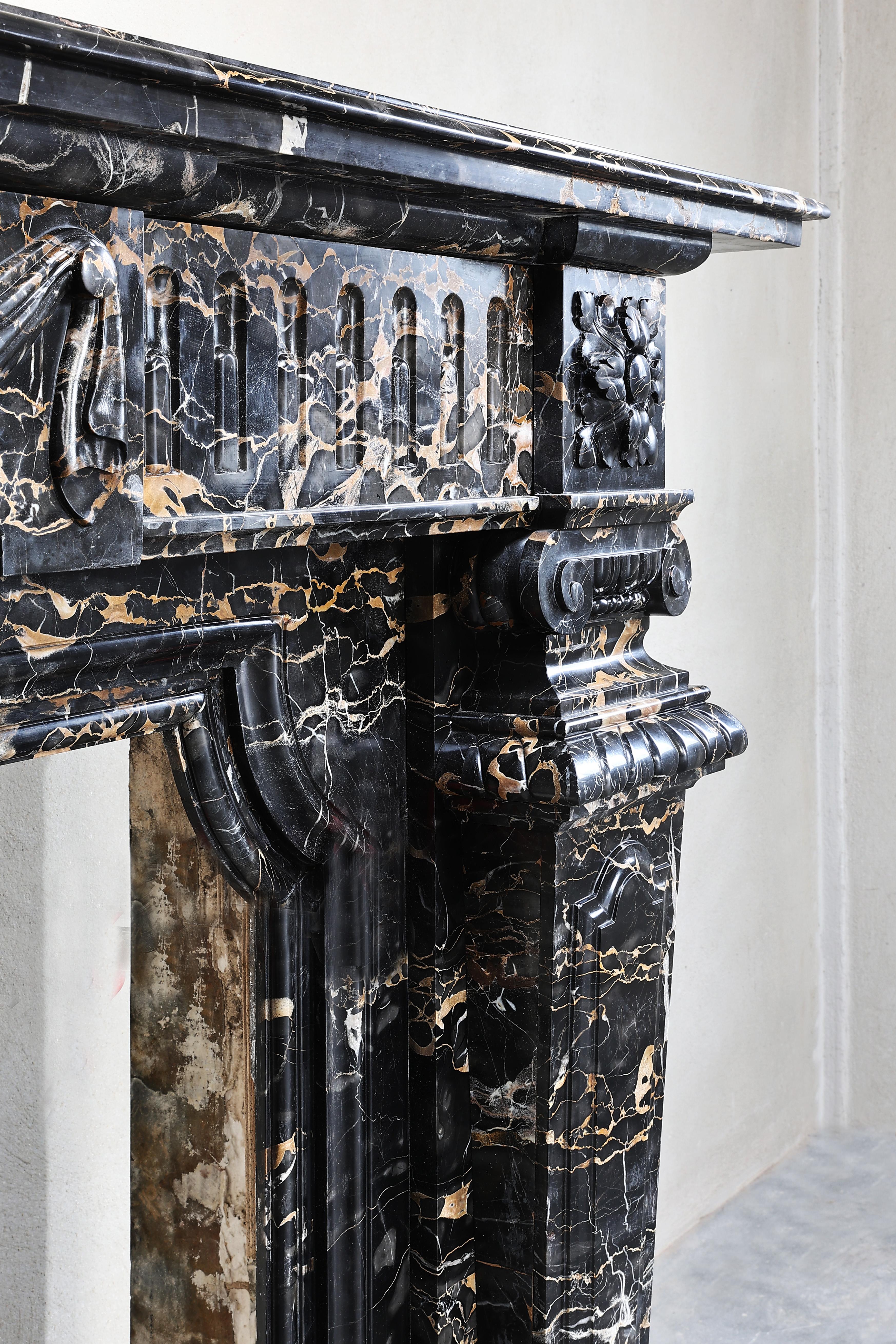 19th Century Fireplace of Portoro Marble in Style of Louis XVI in vendita 3