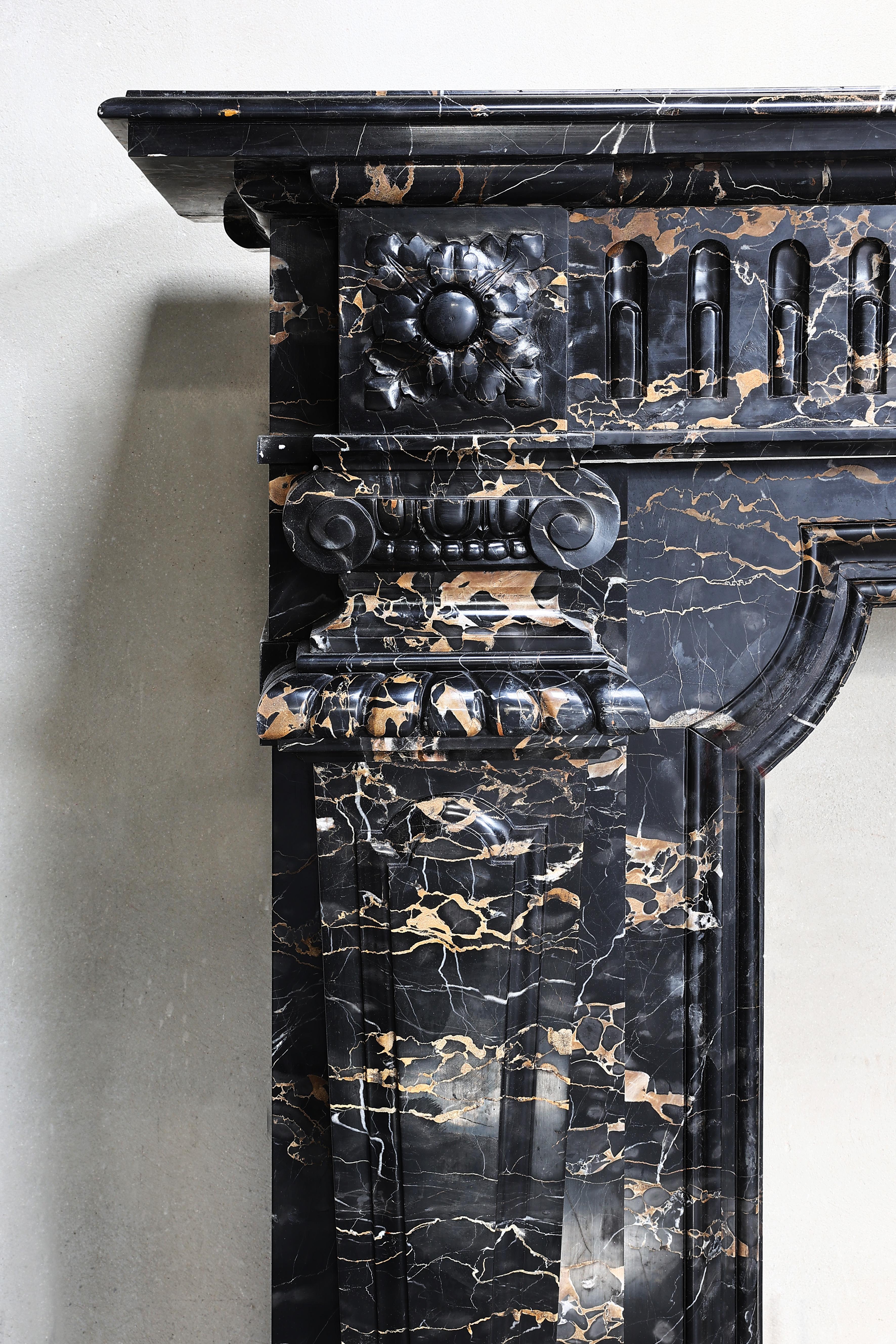 19th Century Fireplace of Portoro Marble in Style of Louis XVI in vendita 4