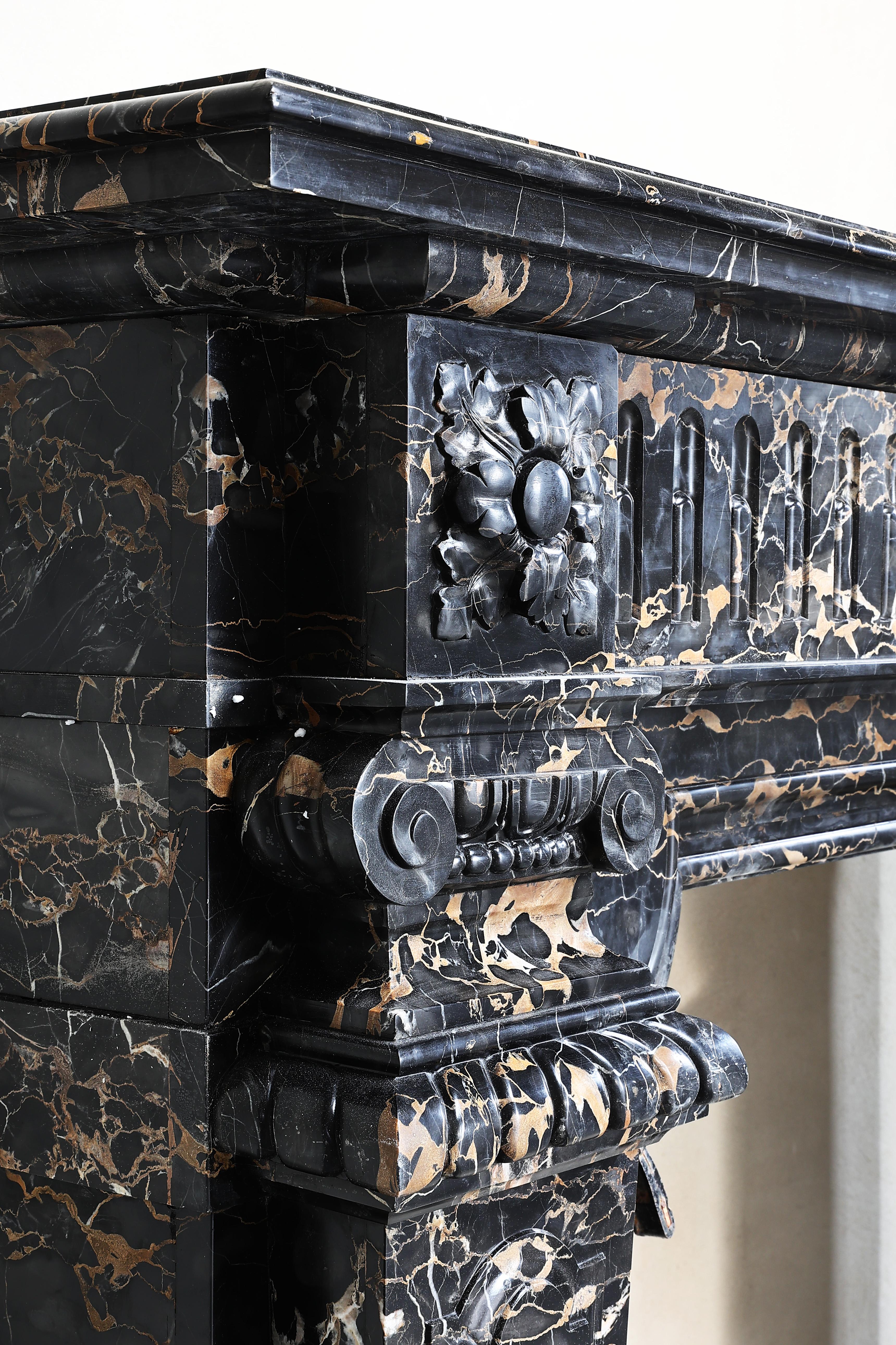 19th Century Fireplace of Portoro Marble in Style of Louis XVI in vendita 5