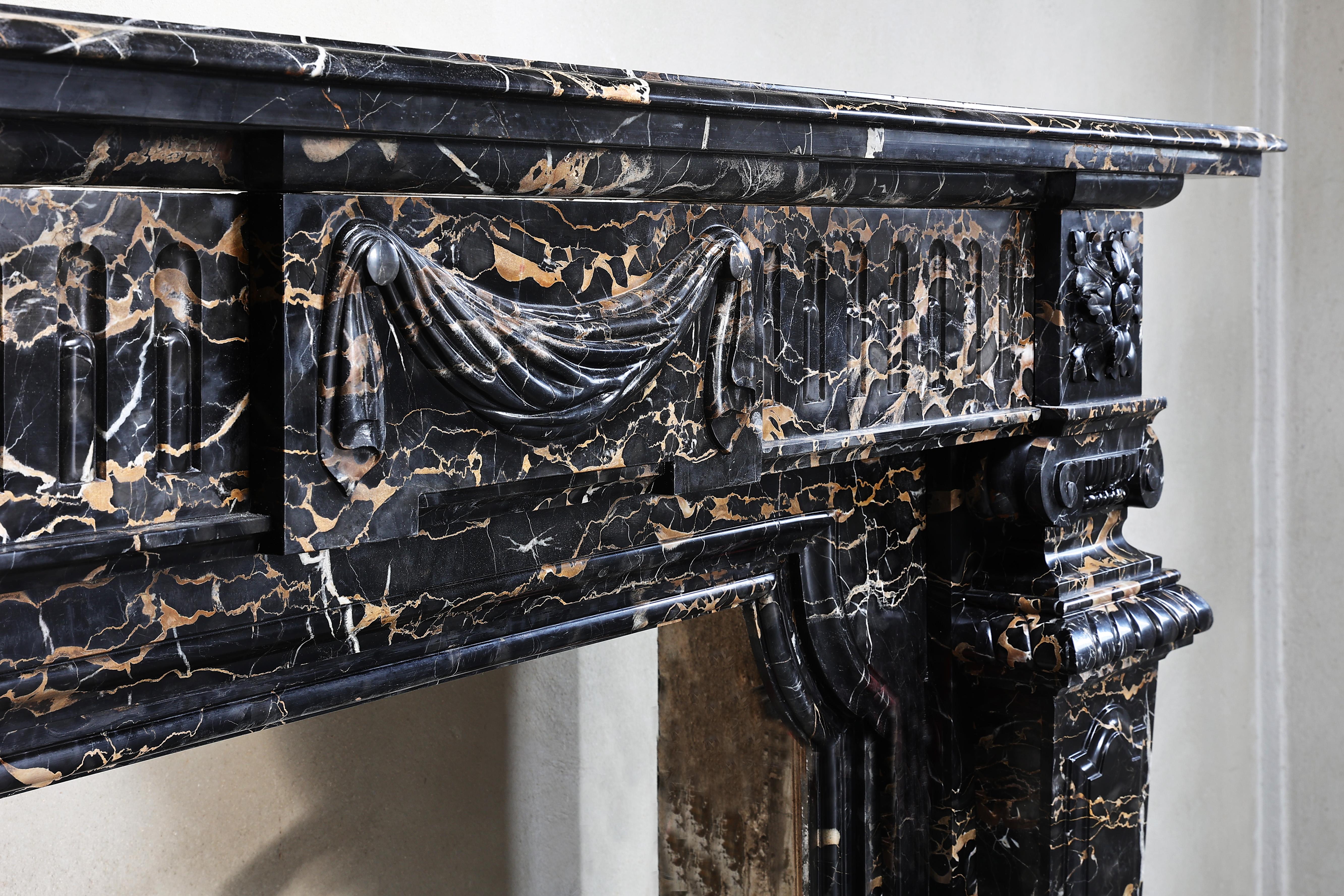 Belga 19th Century Fireplace of Portoro Marble in Style of Louis XVI in vendita