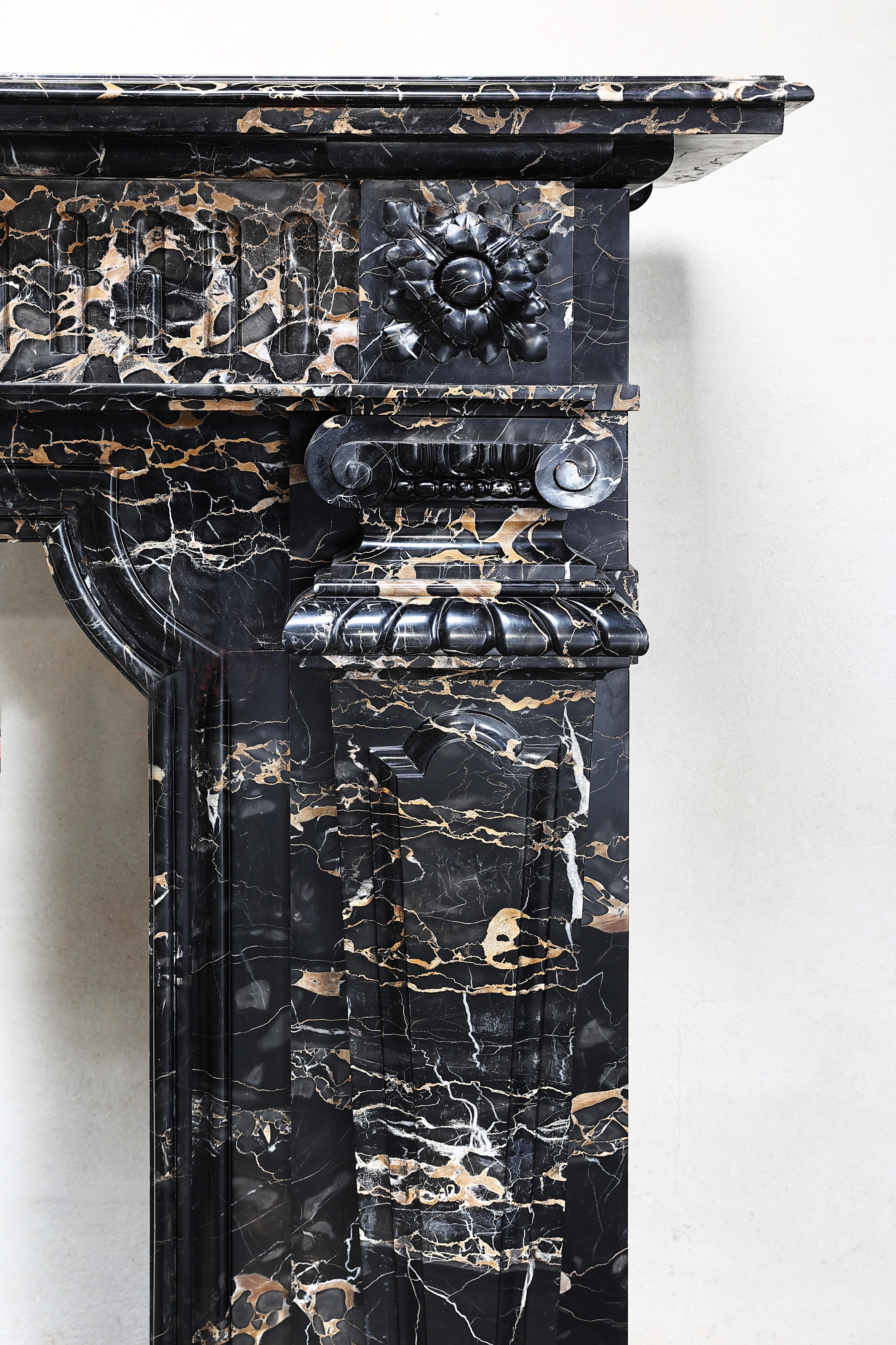 19th Century Fireplace of Portoro Marble in Style of Louis XVI in vendita 1