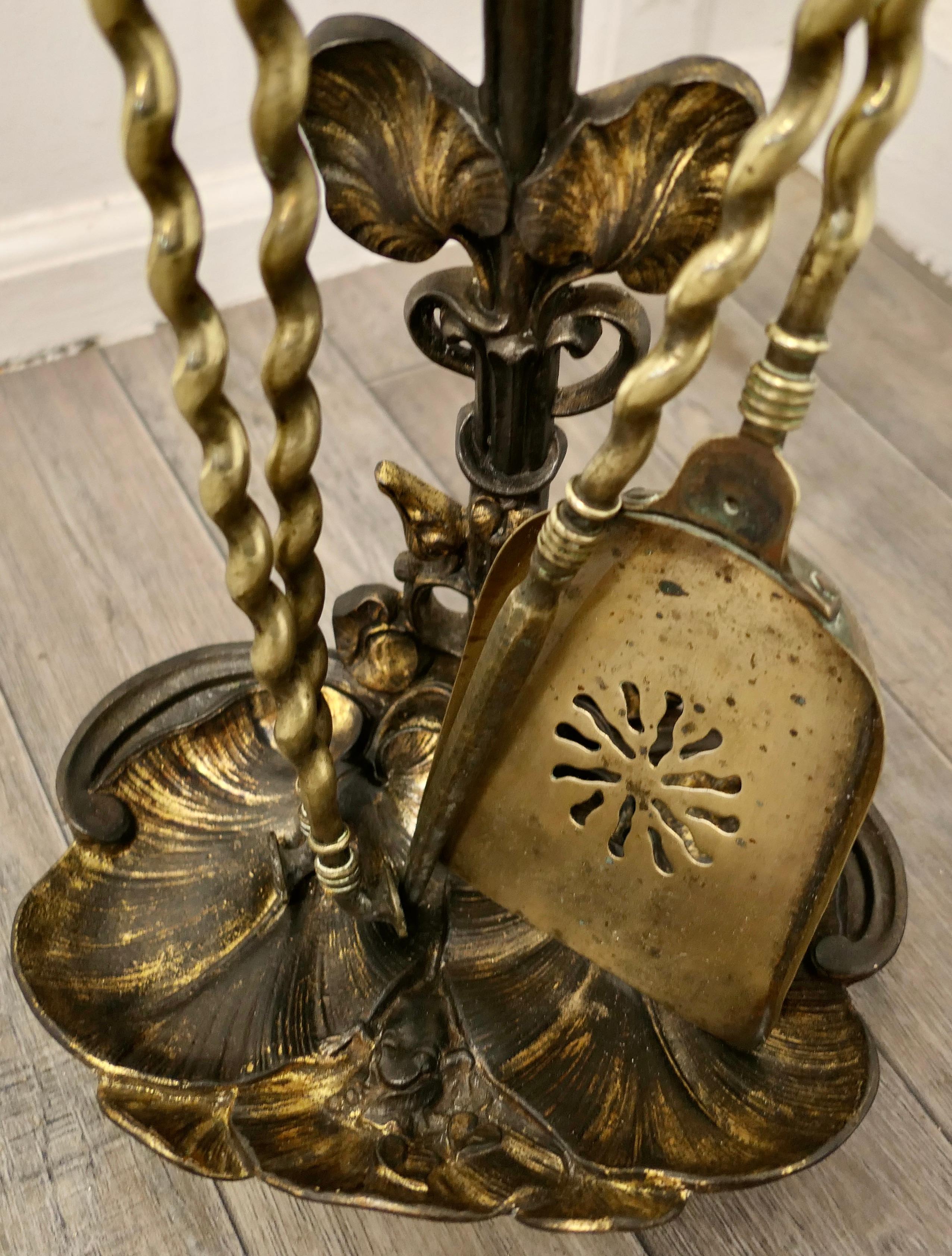  Ensemble d'accessoires de cheminée du 19ème siècle, outils de cheminée avec grenouilles    Bon état - En vente à Chillerton, Isle of Wight