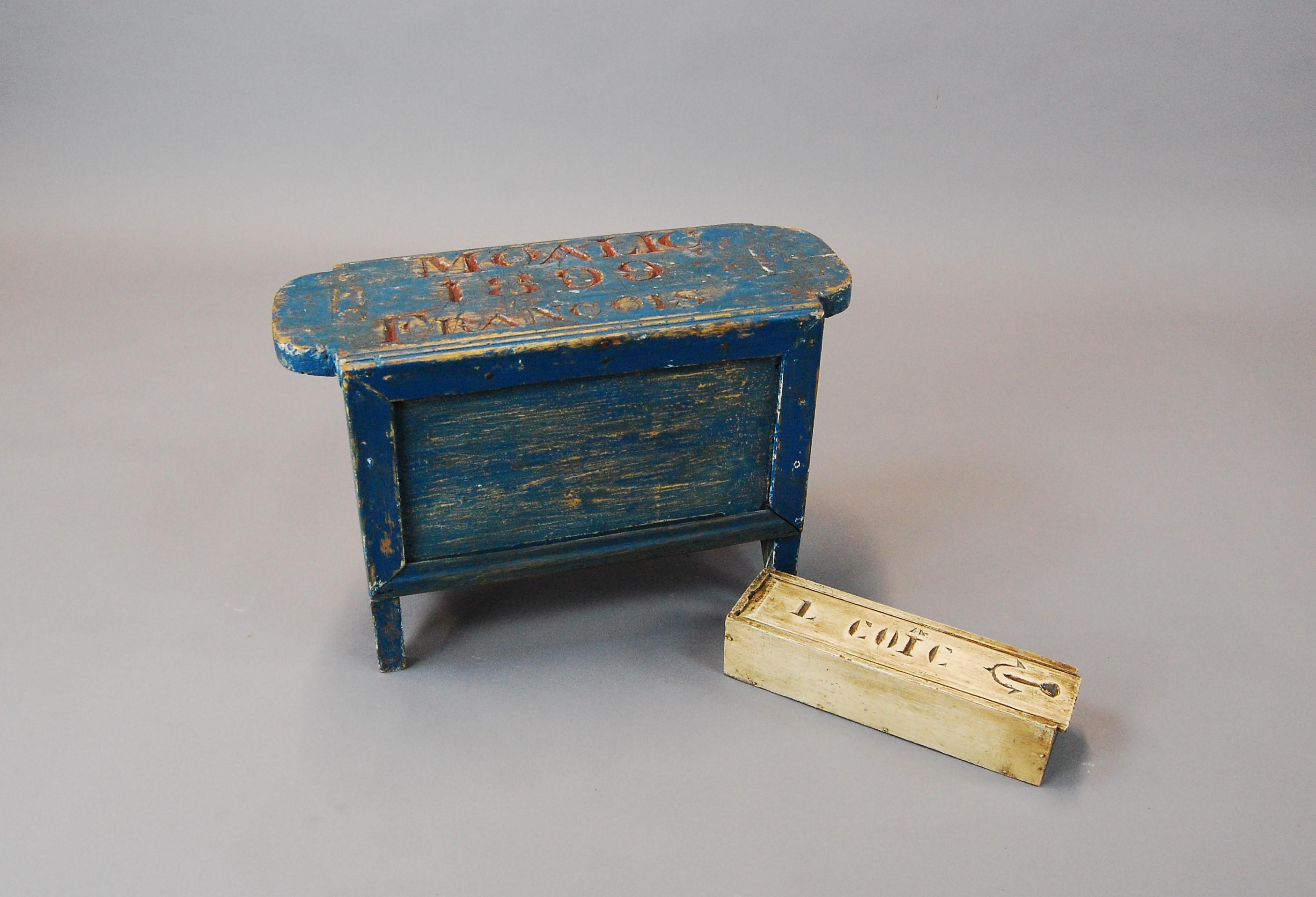 19th Century Fisherman Stool and Tacklebox For Sale 6