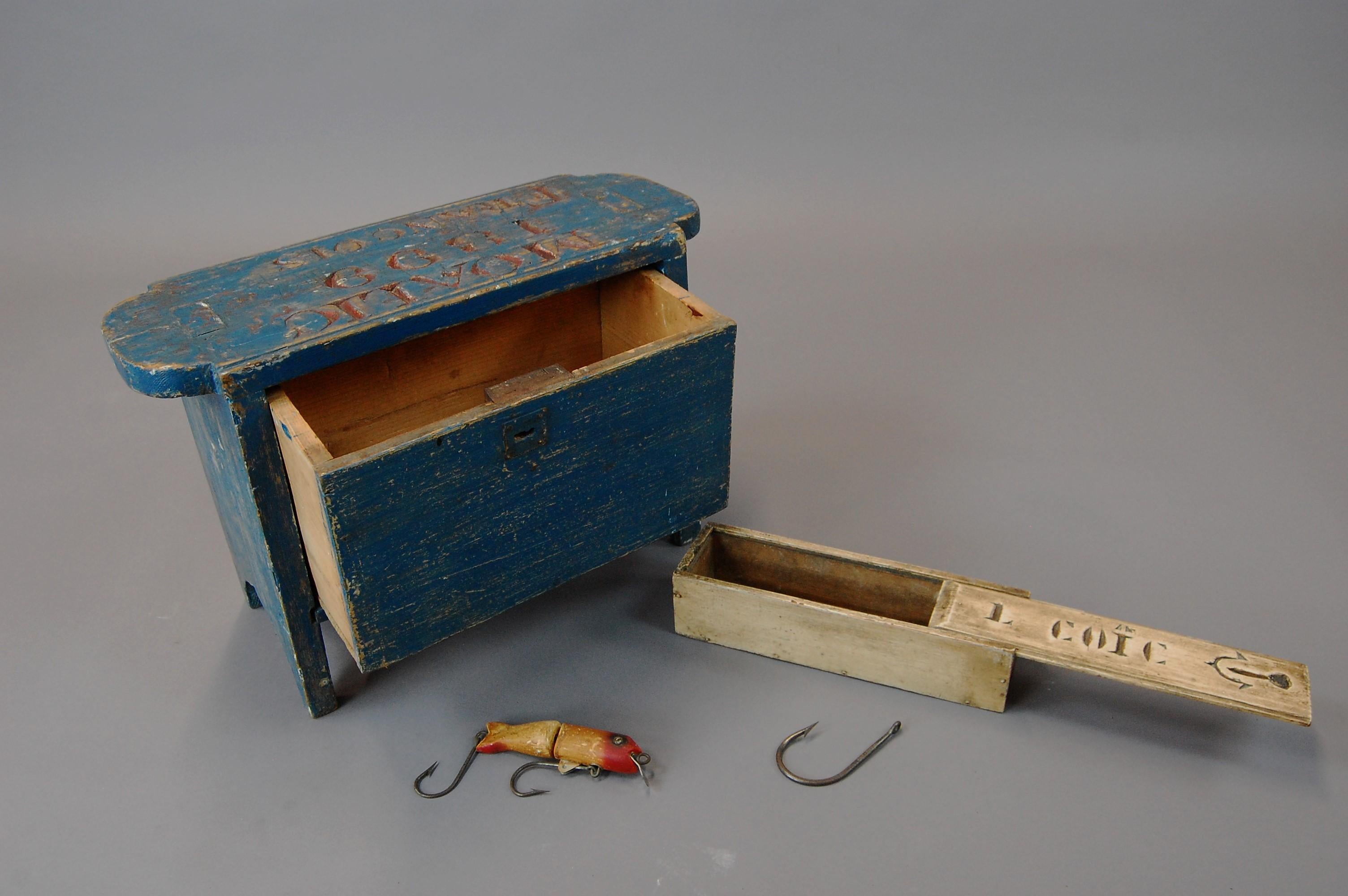 French 19th Century Fisherman Stool and Tacklebox For Sale