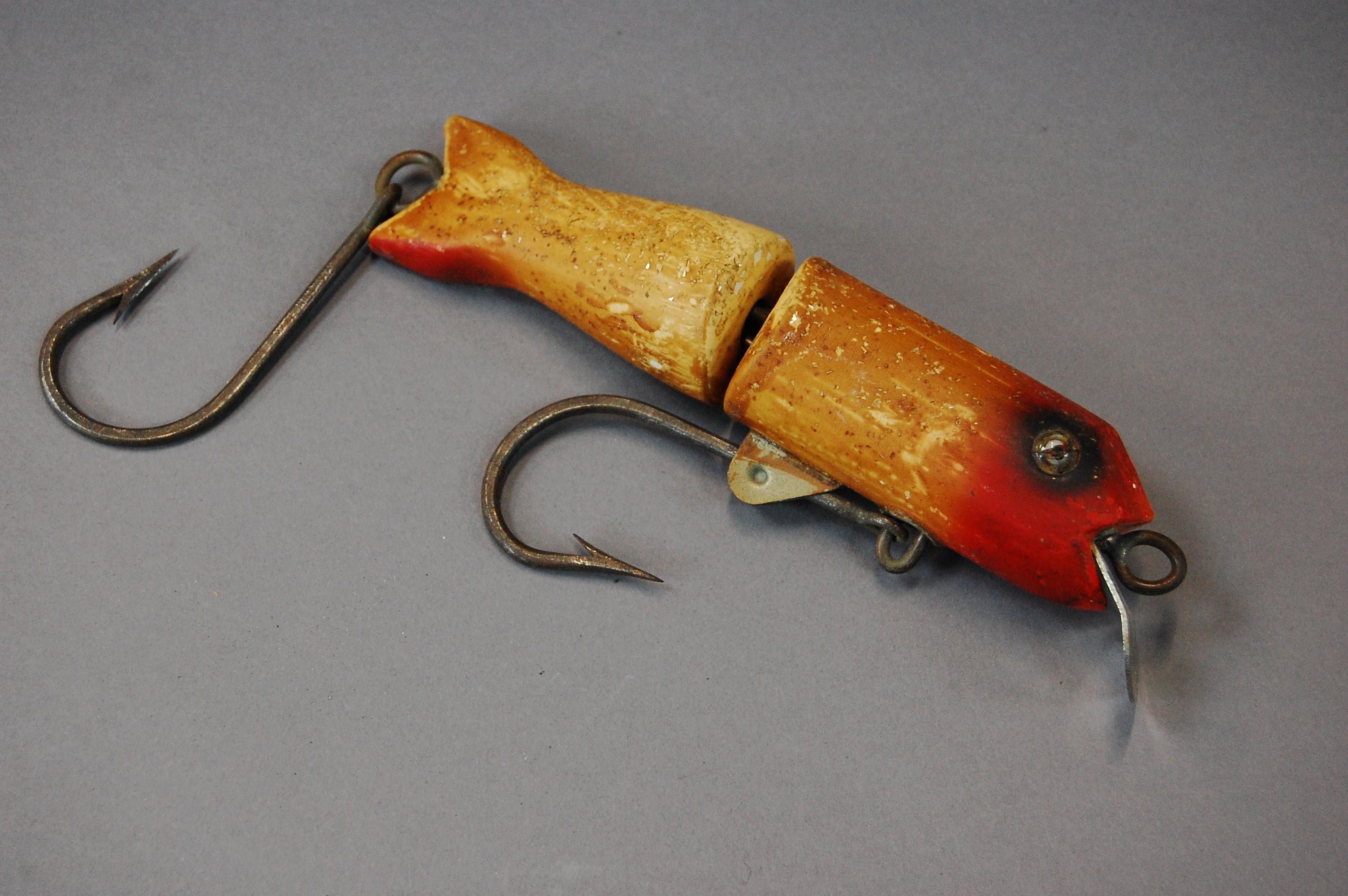 Fischerhocker und Tacklebox aus dem 19. Jahrhundert (20. Jahrhundert) im Angebot