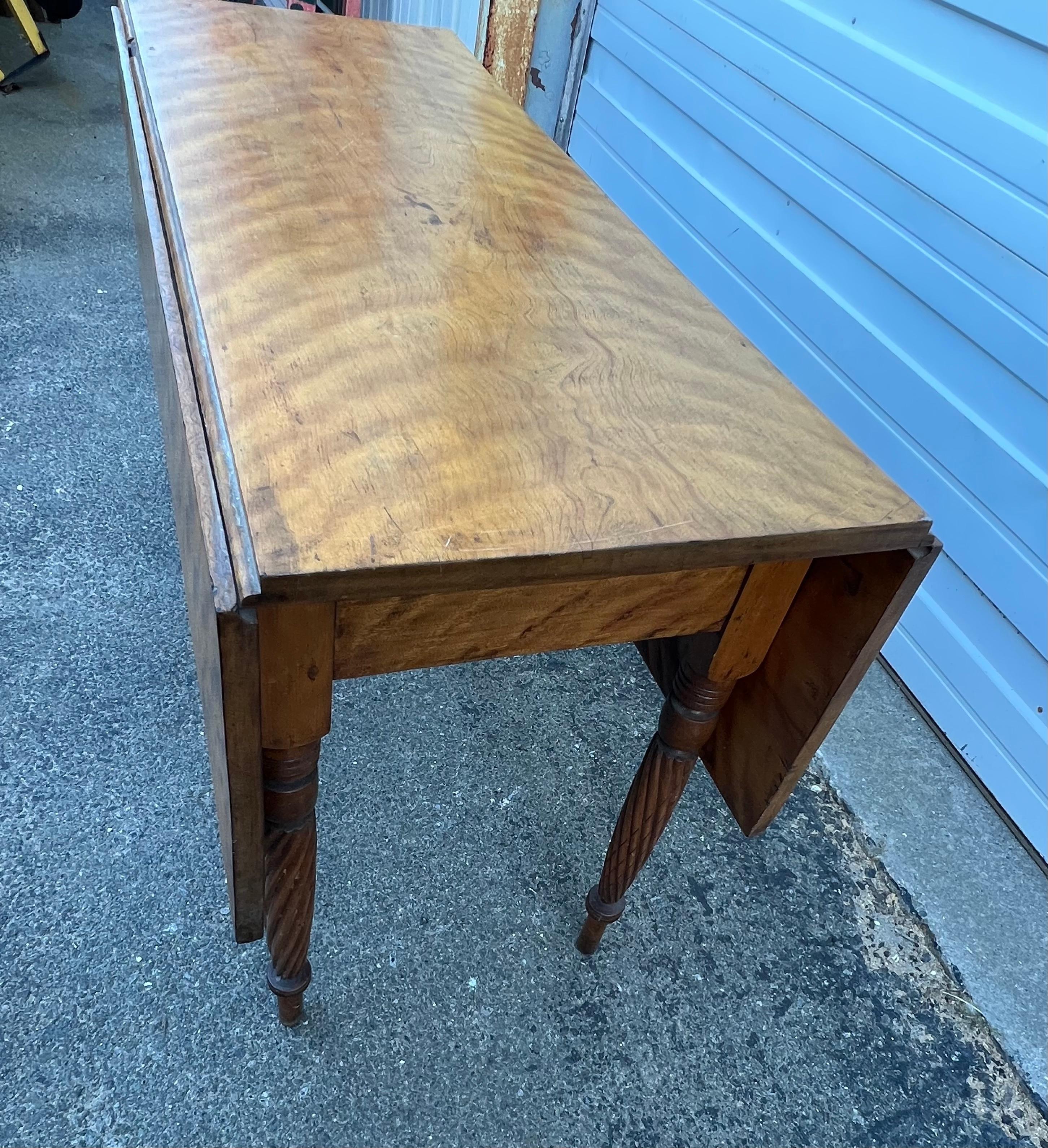 Hand-Crafted 19th Century Flame Birch Drop Leaf Table with Spiral Carved Legs For Sale