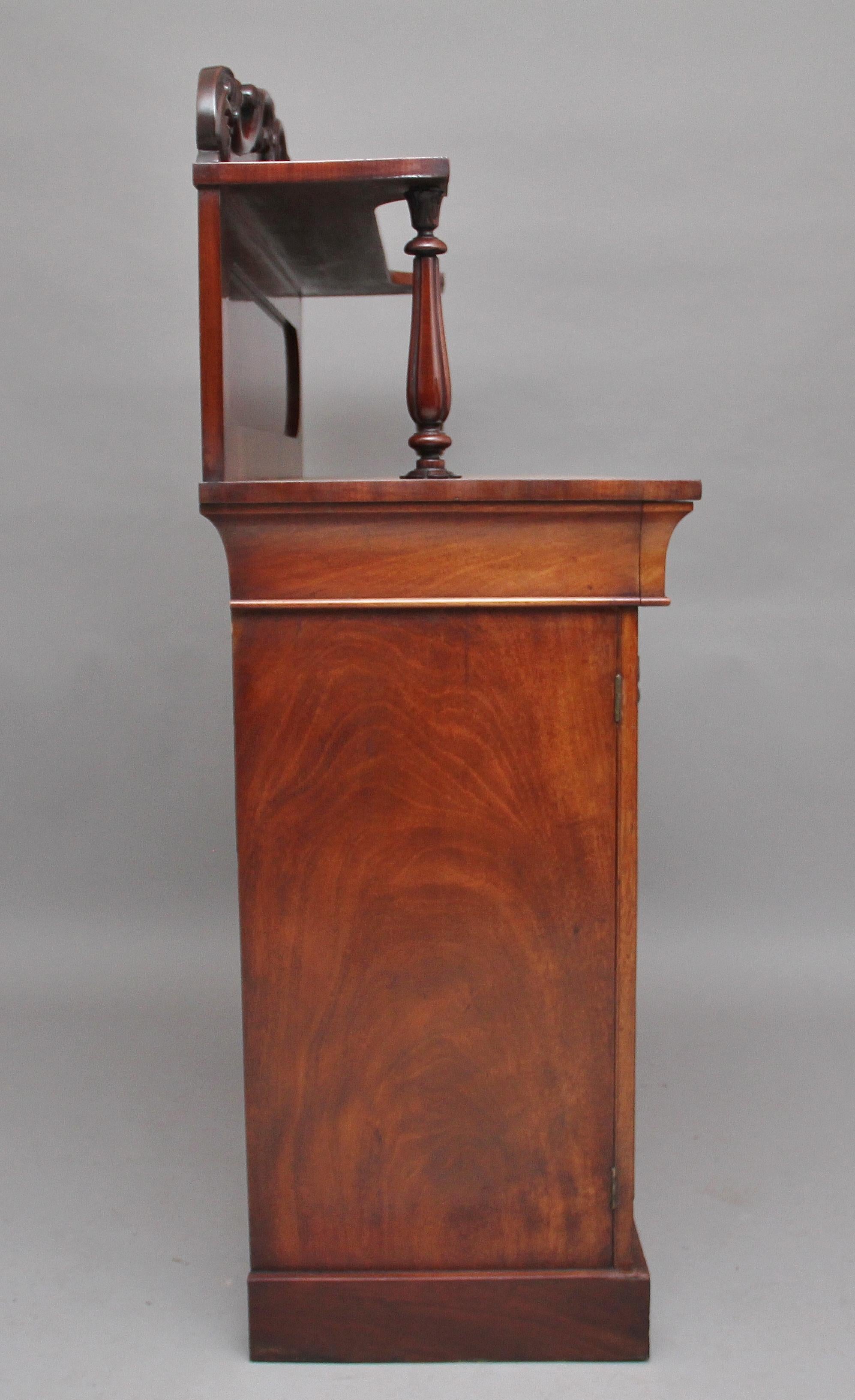 19th Century Flame Mahogany Chiffonier For Sale 2