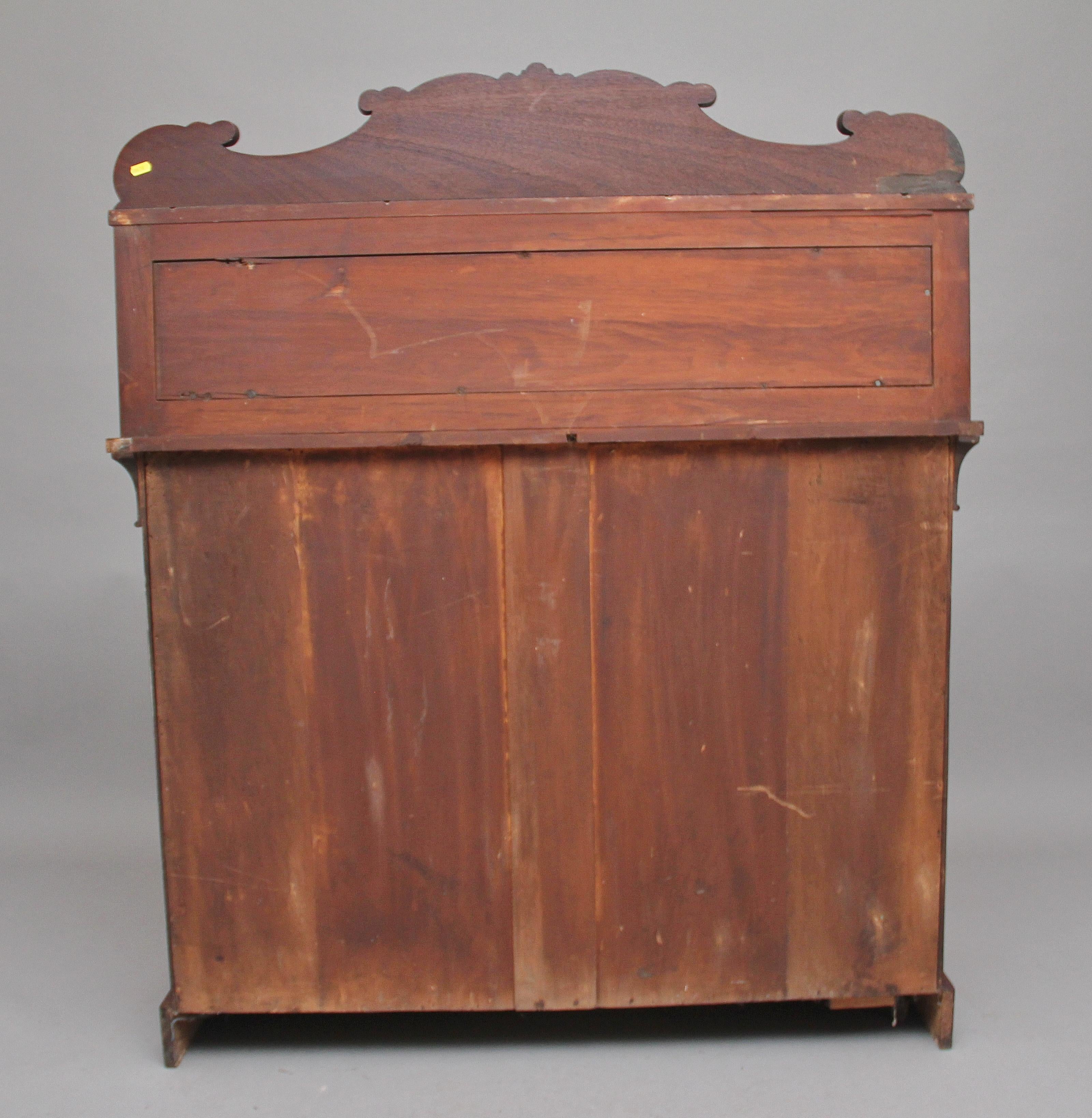 19th Century Flame Mahogany Chiffonier For Sale 1