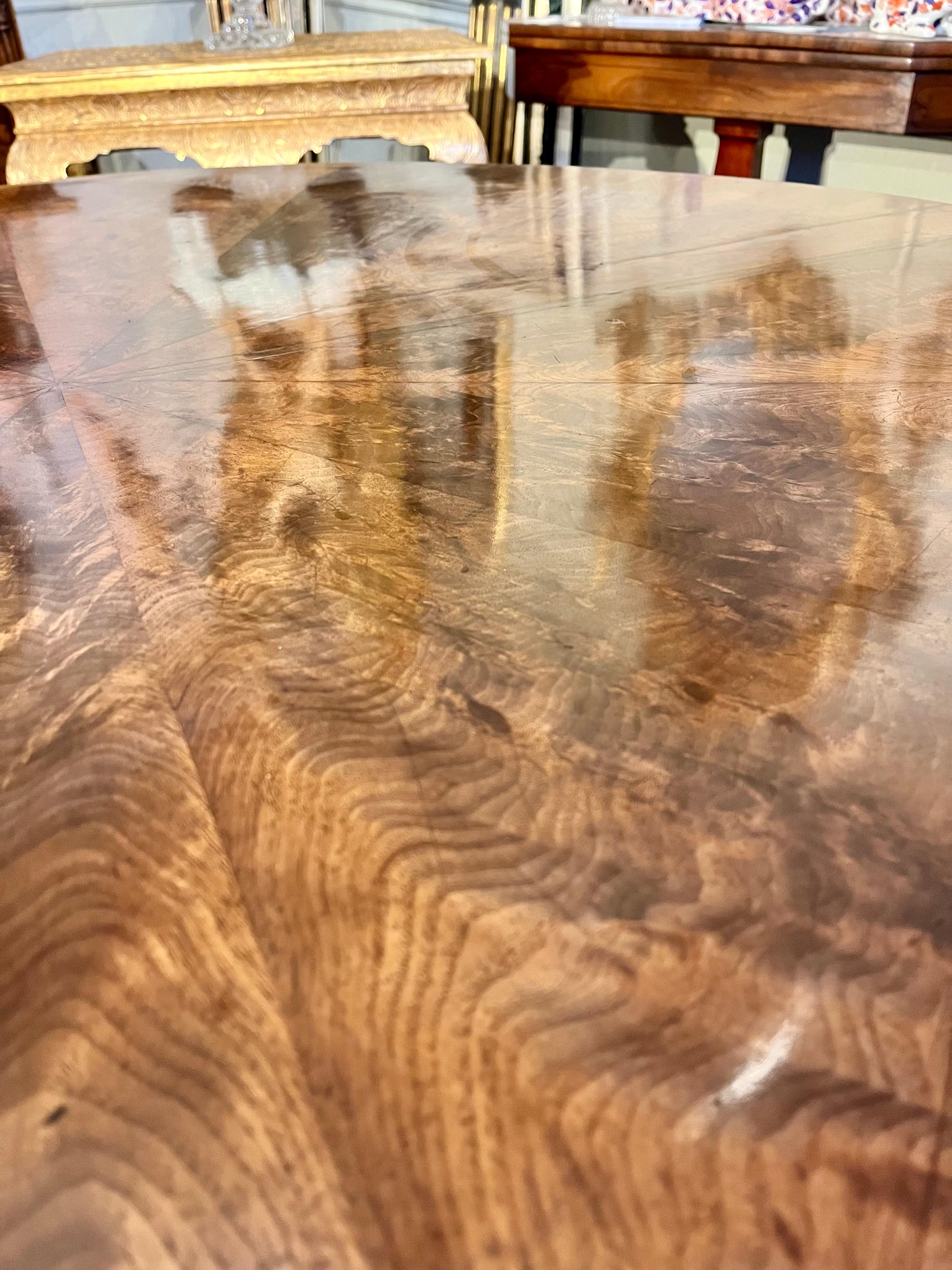 19th Century Flame mahogany circular center table For Sale 2
