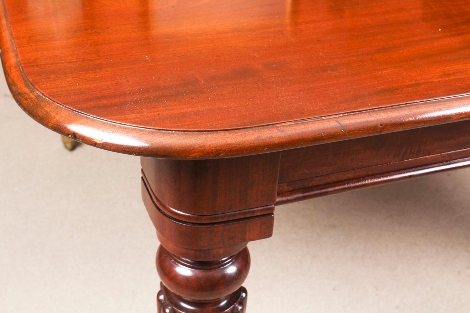 19th Century Flame Mahogany Extending Dining Table 9