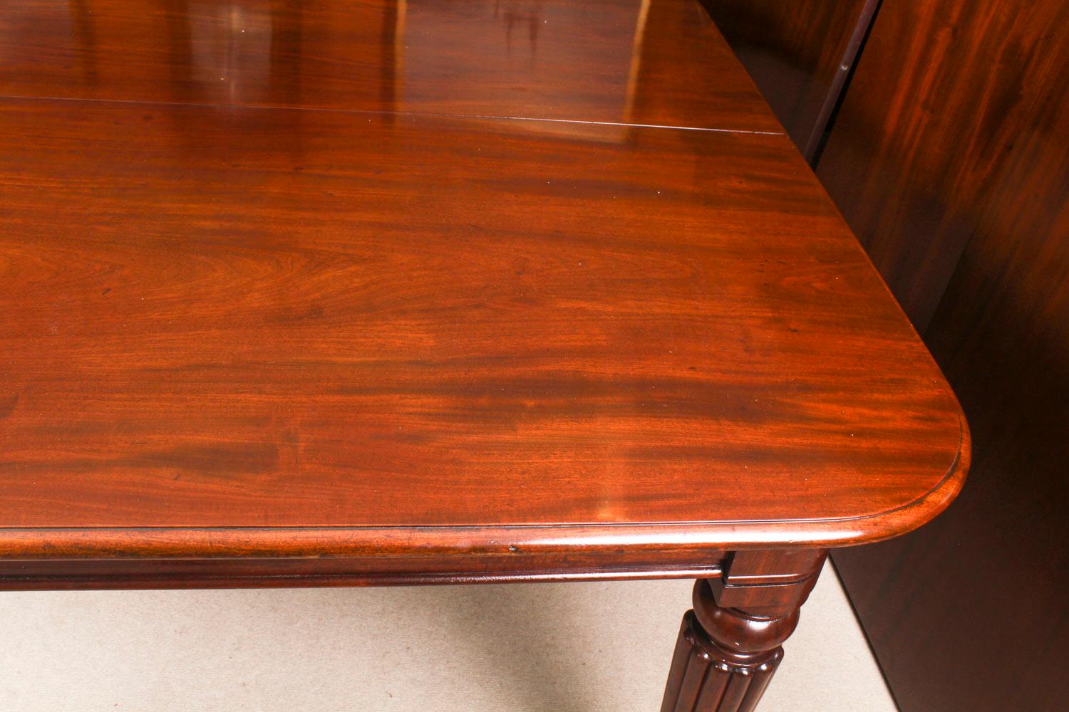 19th Century Flame Mahogany Extending Dining Table 11