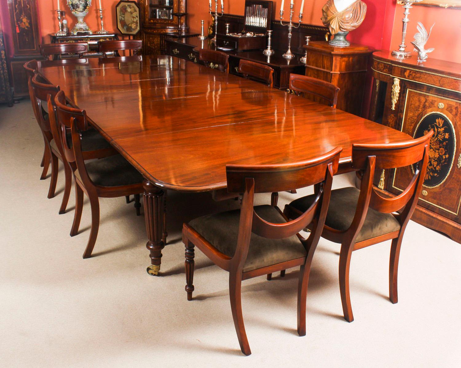 English 19th Century Flame Mahogany Extending Dining Table