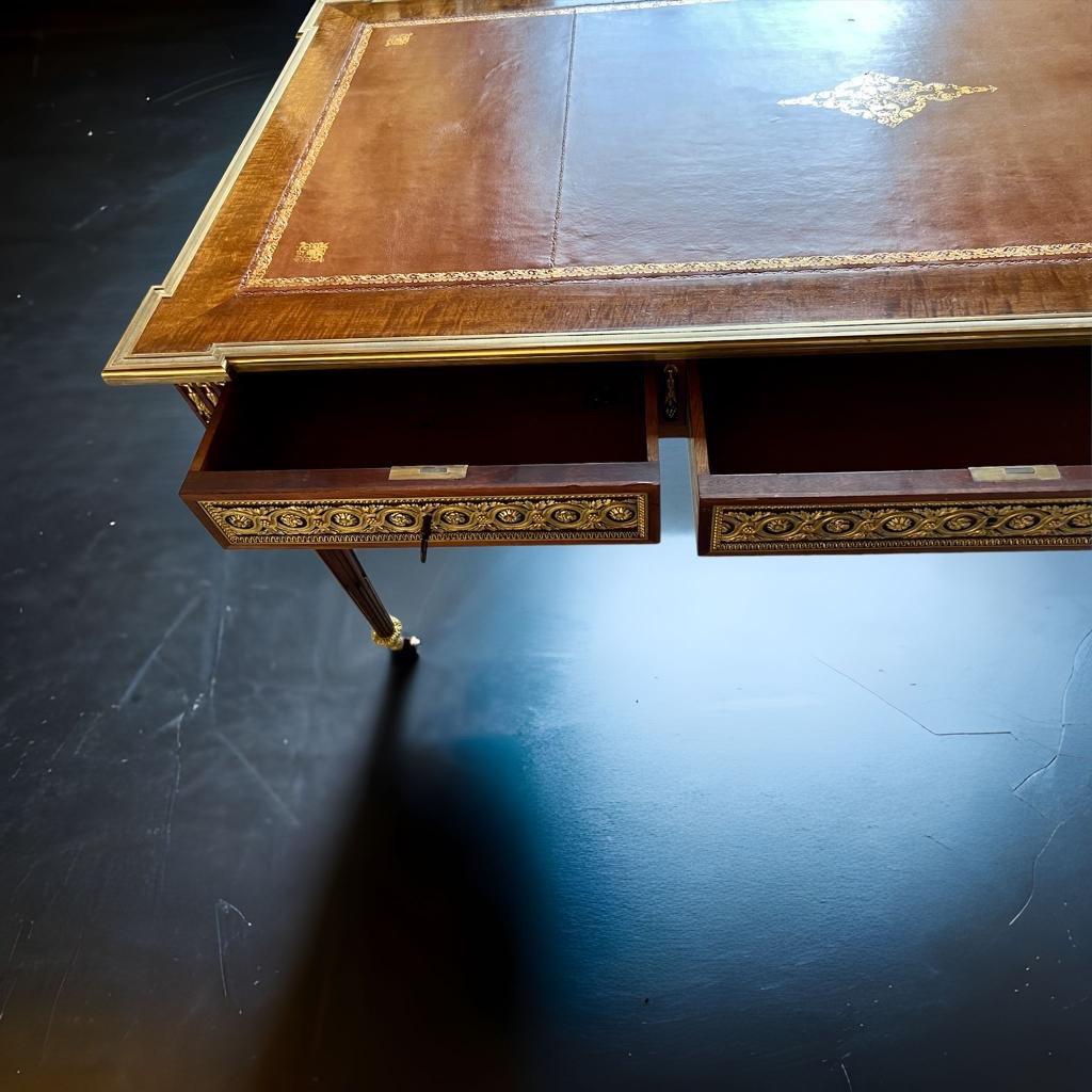 19th Century Flat Desk with Two Pull-Out Extensions in Louis XVI Style In Good Condition For Sale In NICE, FR
