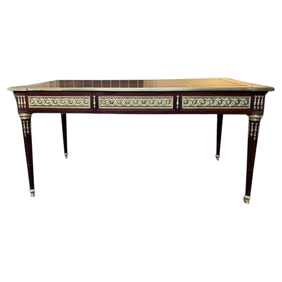 Flat-Schreibtisch des 19. Jahrhunderts mit zwei ausziehbaren Verlängerungen im Louis-XVI.-Stil