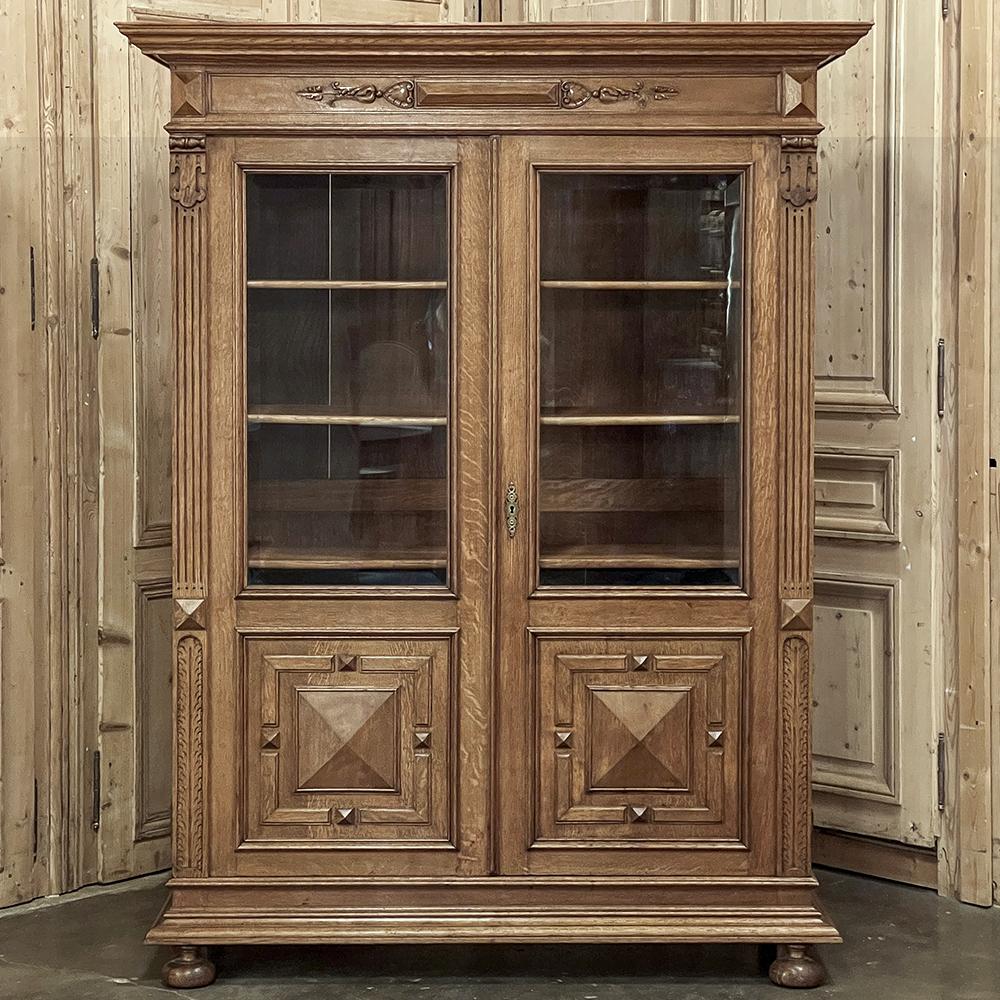 Hand-Crafted 19th Century Flemish Neoclassical Bookcase For Sale