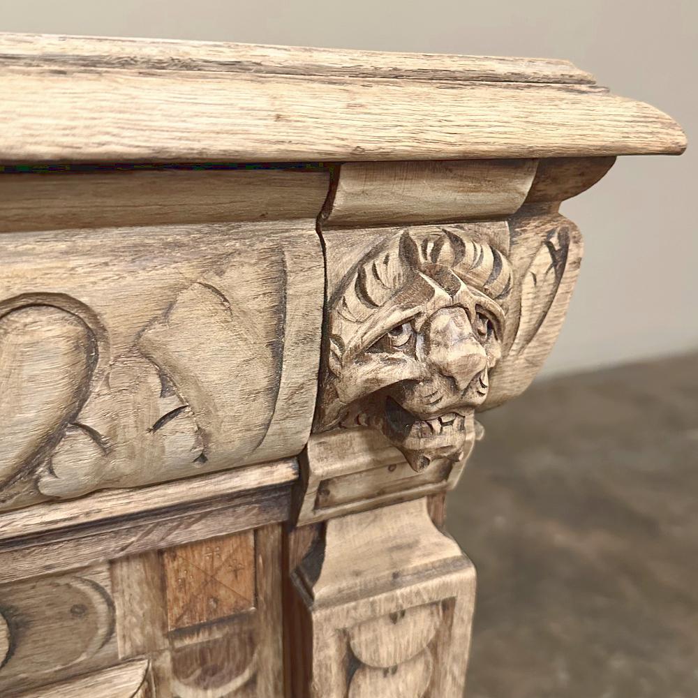 Armadio Confiturier rinascimentale fiammingo del XIX secolo in Oak Oak scortecciato in vendita 3