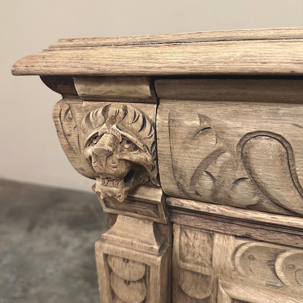 Armadio Confiturier rinascimentale fiammingo del XIX secolo in Oak Oak scortecciato in vendita 4