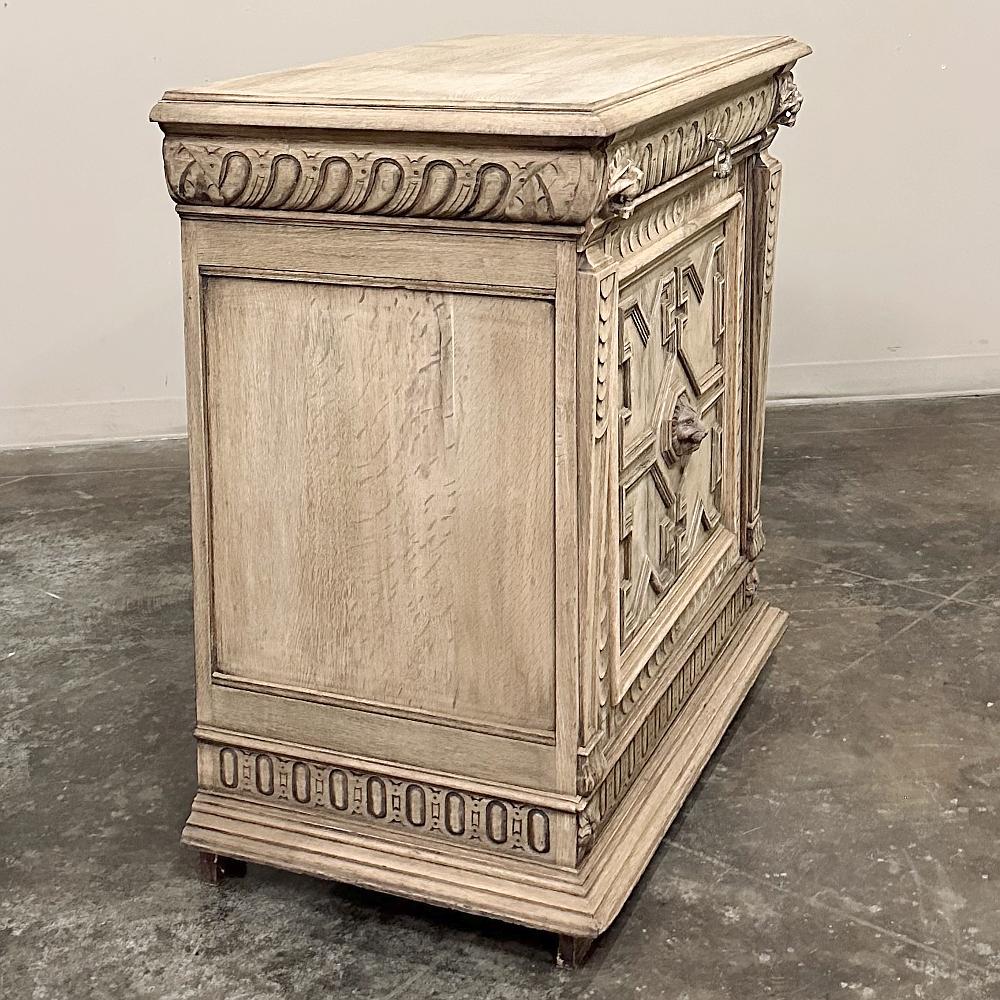 Fine XIX secolo Armadio Confiturier rinascimentale fiammingo del XIX secolo in Oak Oak scortecciato in vendita