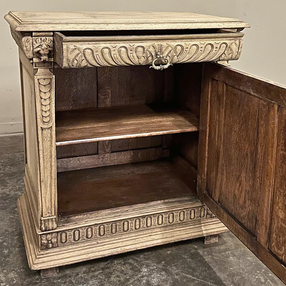 Armadio Confiturier rinascimentale fiammingo del XIX secolo in Oak Oak scortecciato in vendita 1