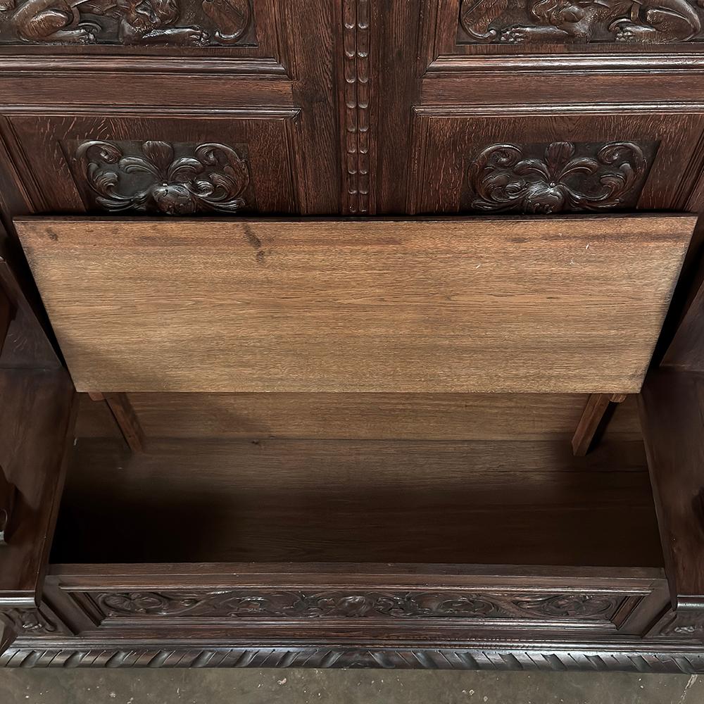 Hand-Carved 19th Century Flemish Renaissance Hall Bench For Sale