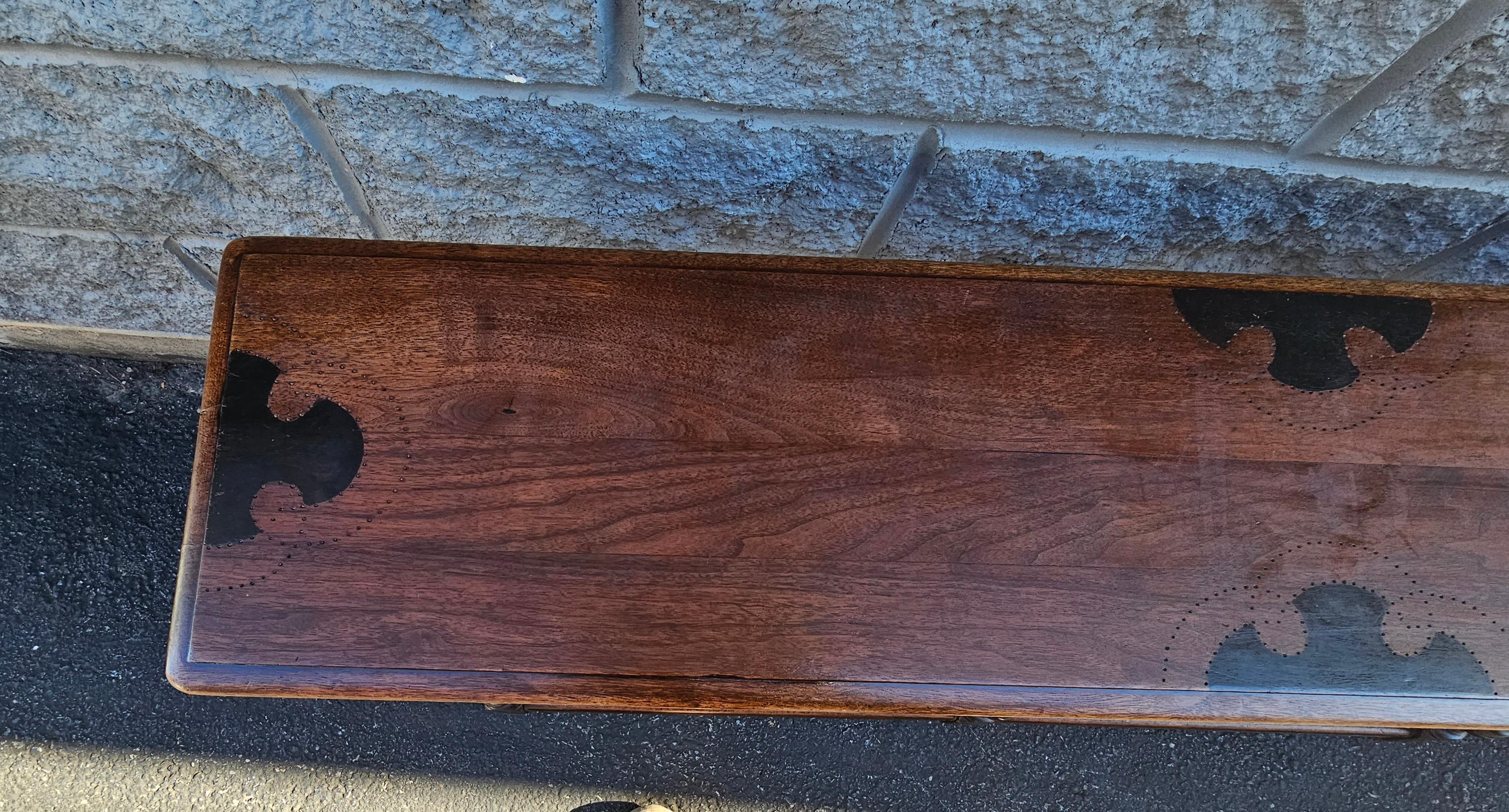 19th Century Flint's Fine Furniture Edwardian Walnut Bench In Good Condition For Sale In Germantown, MD