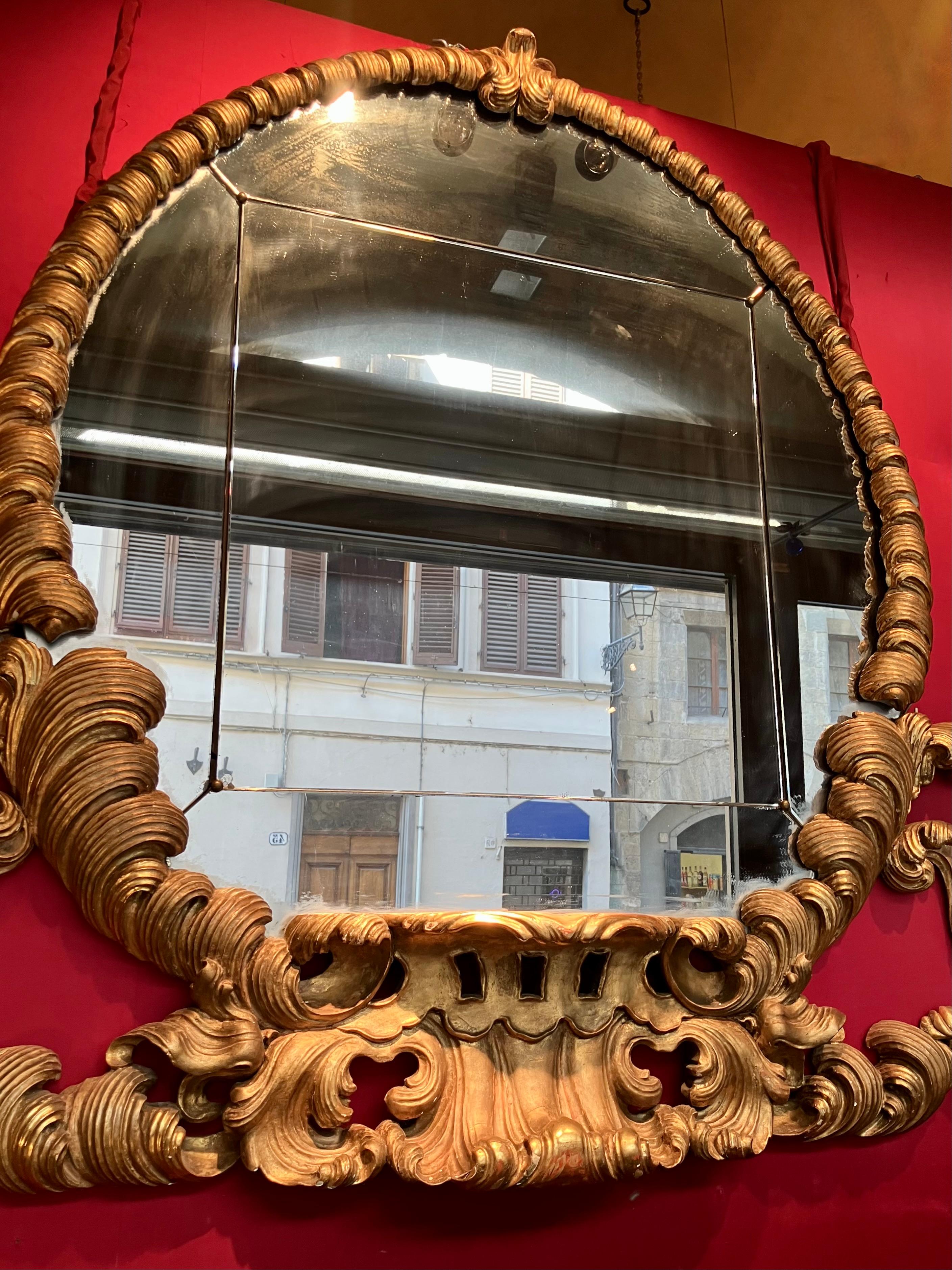Miroir éclectique en bois doré de Florentine du 19e siècle, avec provenance cinématographique en vente 2