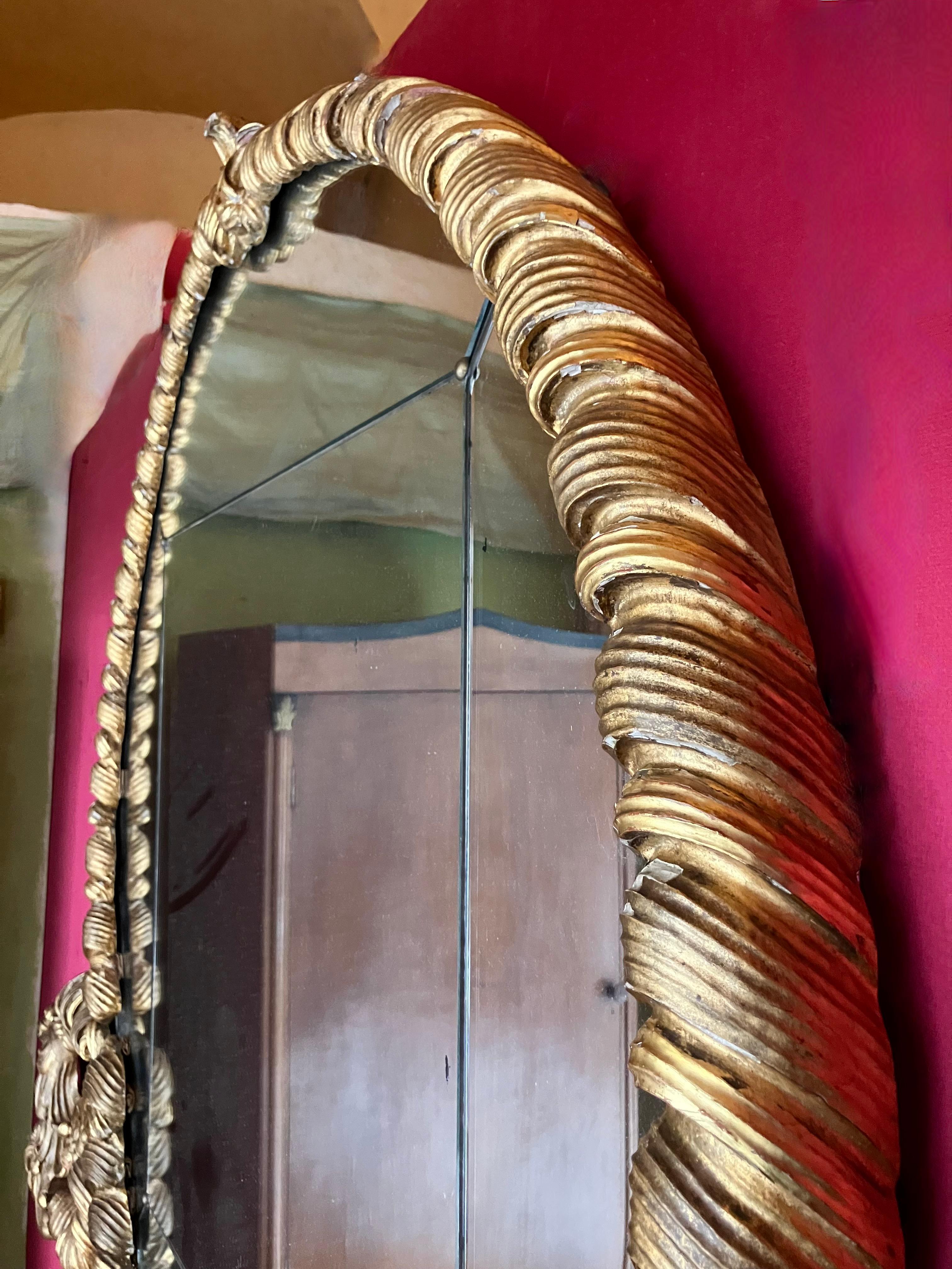 XIXe siècle Miroir éclectique en bois doré de Florentine du 19e siècle, avec provenance cinématographique en vente