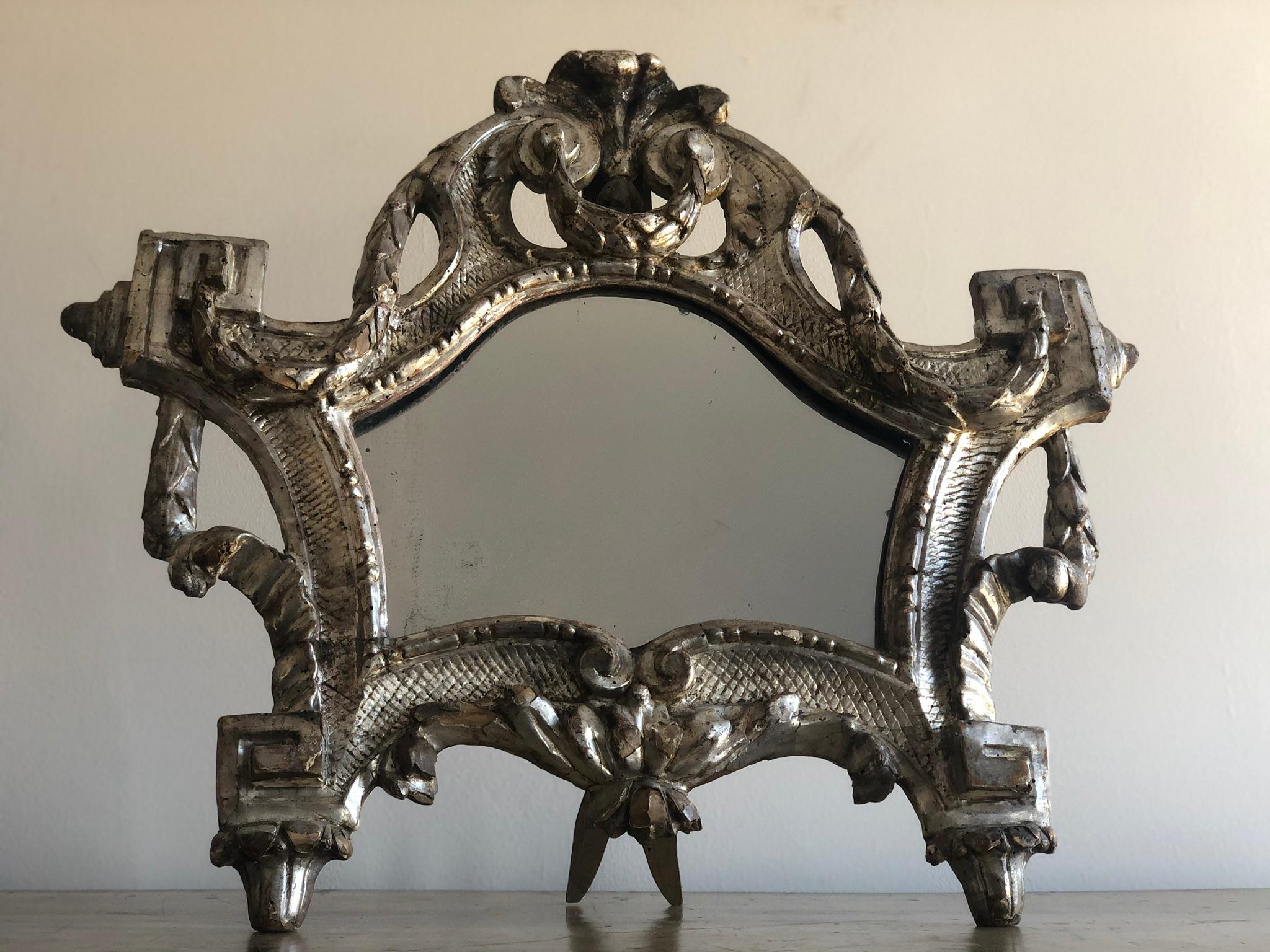 19th Century Florentine Silvered Carved Wood Table-Top Easel Dressing Mirror In Good Condition For Sale In London, GB