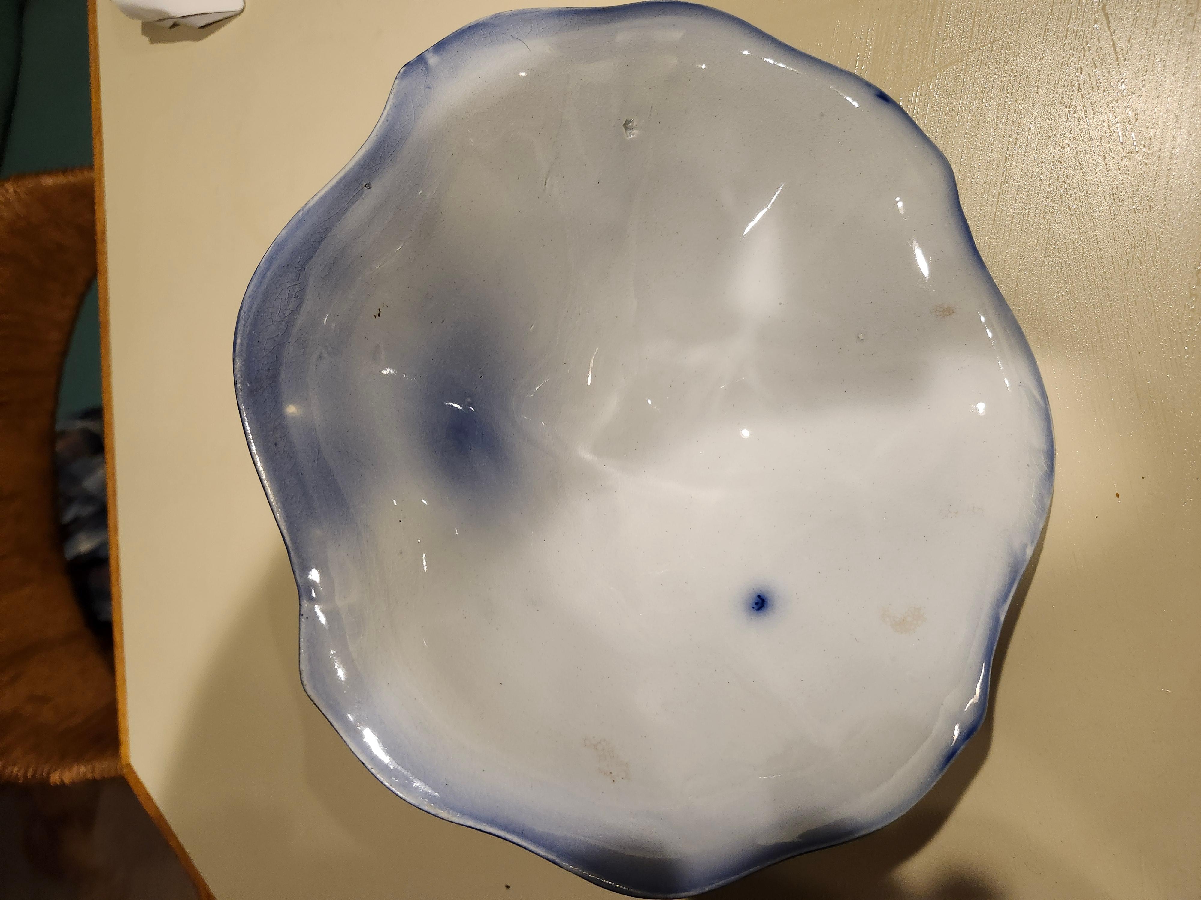 Argilla Piatto coperto blu Flow del XIX secolo con manici di Tj & J Mayer Inghilterra C1840 in vendita