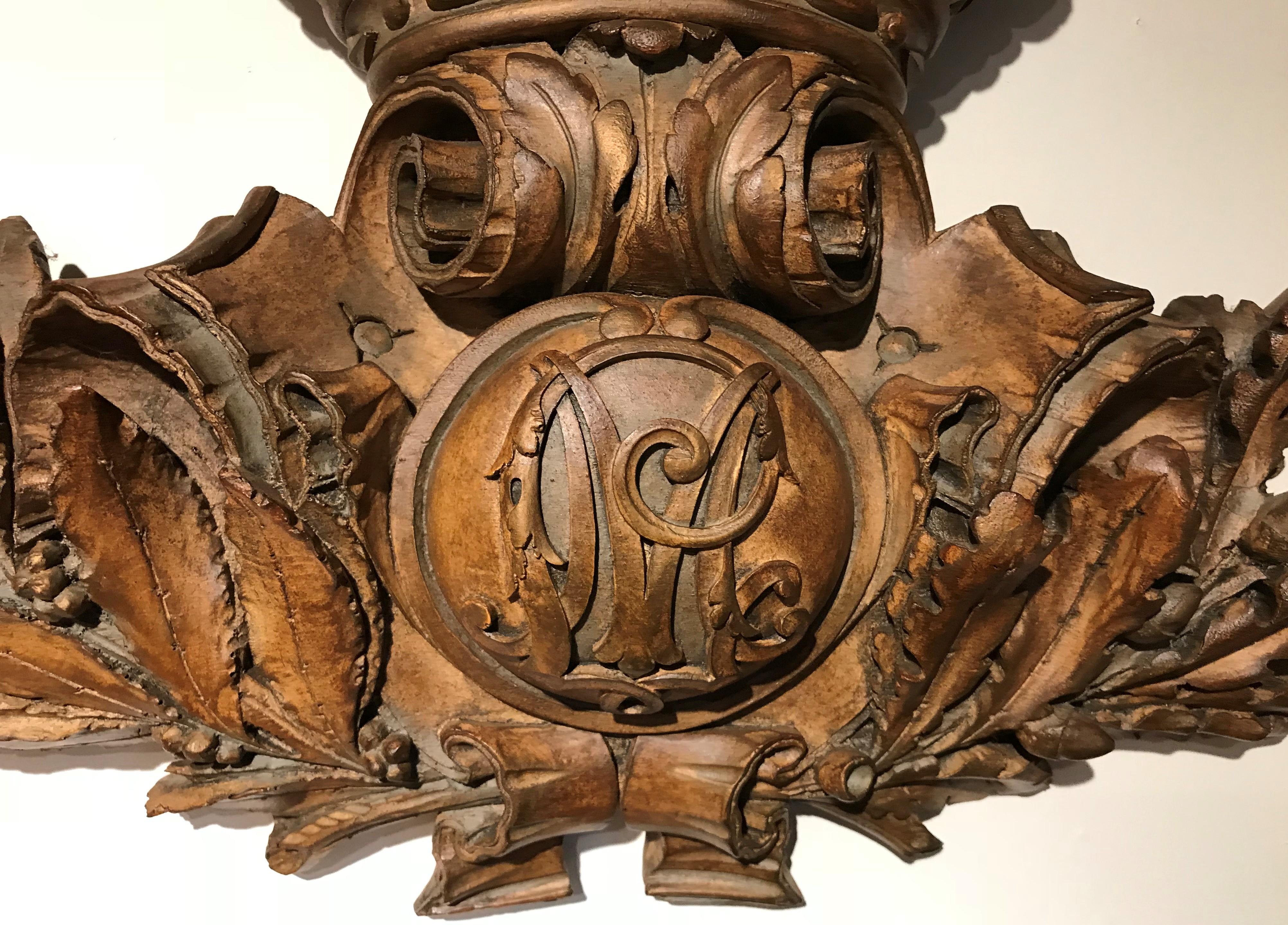 European 19th Century Foliate Carved Wood and Composition Crest with Crown
