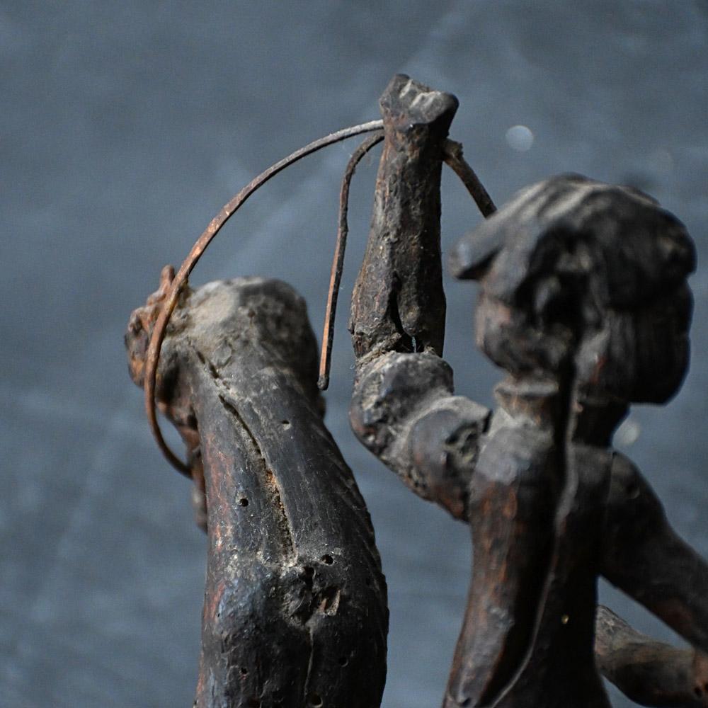 Figura de rama de arte popular del siglo XIX en venta 3