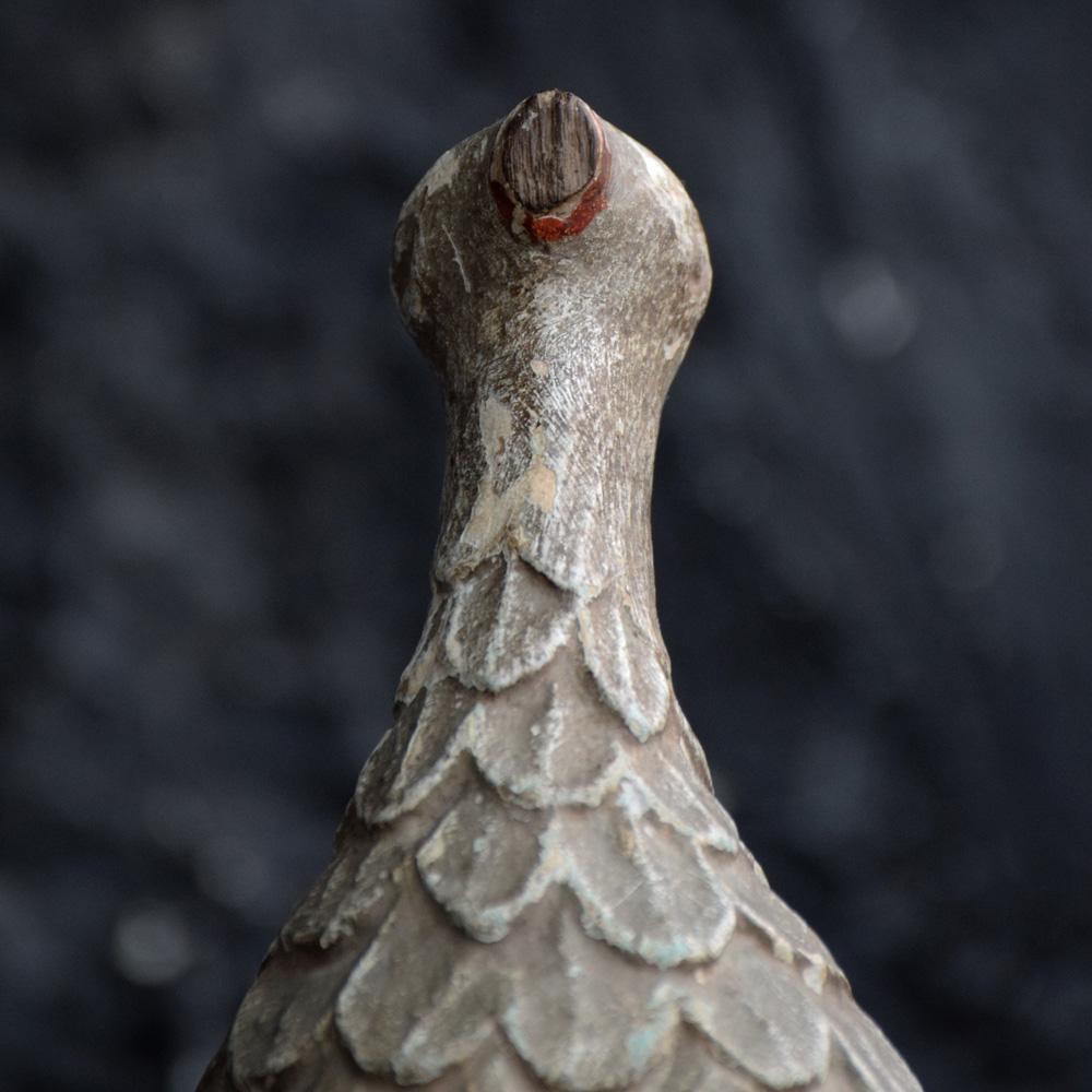 Figura de Pájaro Amoroso Español Tallada en Arte Popular del Siglo XIX en venta 2