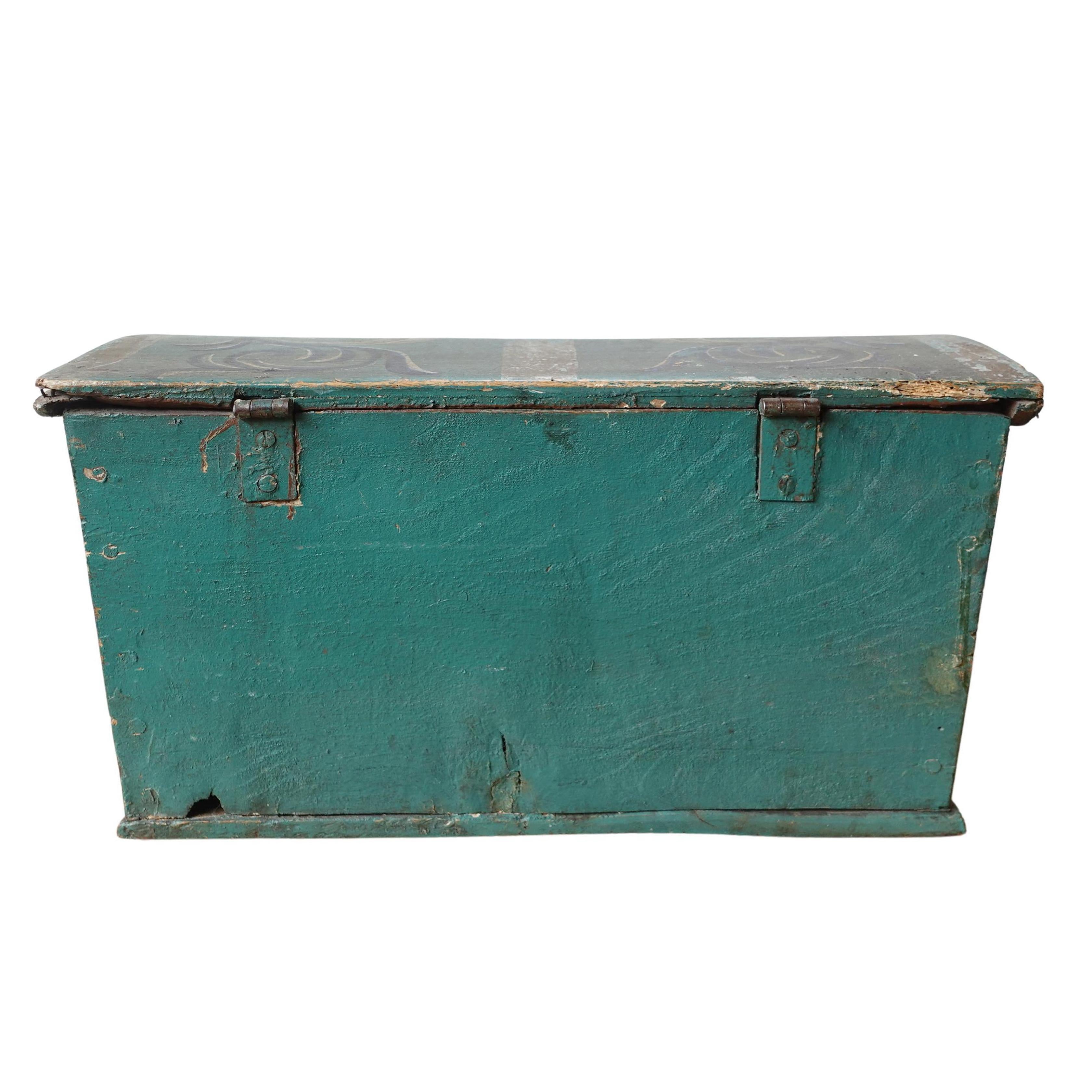 Polychromed 19th century Folk Art Hand-painted Scandinavian Immigrants Box For Sale