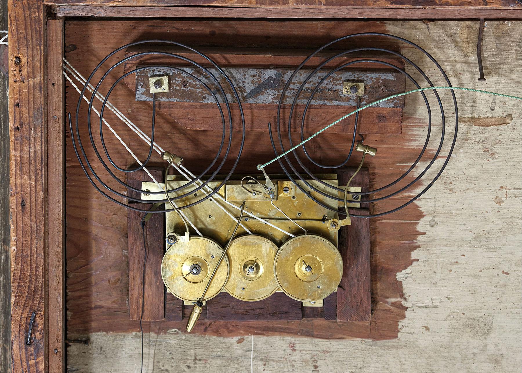 Peinture d'horloge mécanique d'art populaire du 19e siècle en vente 2